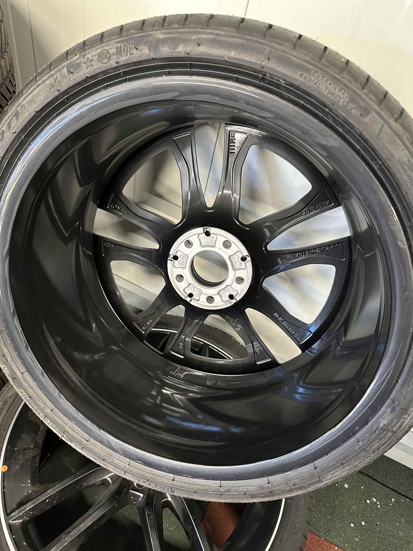 Нови Оригинал Mercedes E klasse E43 E53 AMG W213 20 Zoll Мерцедес Е класа W213 20 цола AMG Е43 Е53 джанти летен комплект летни гуми