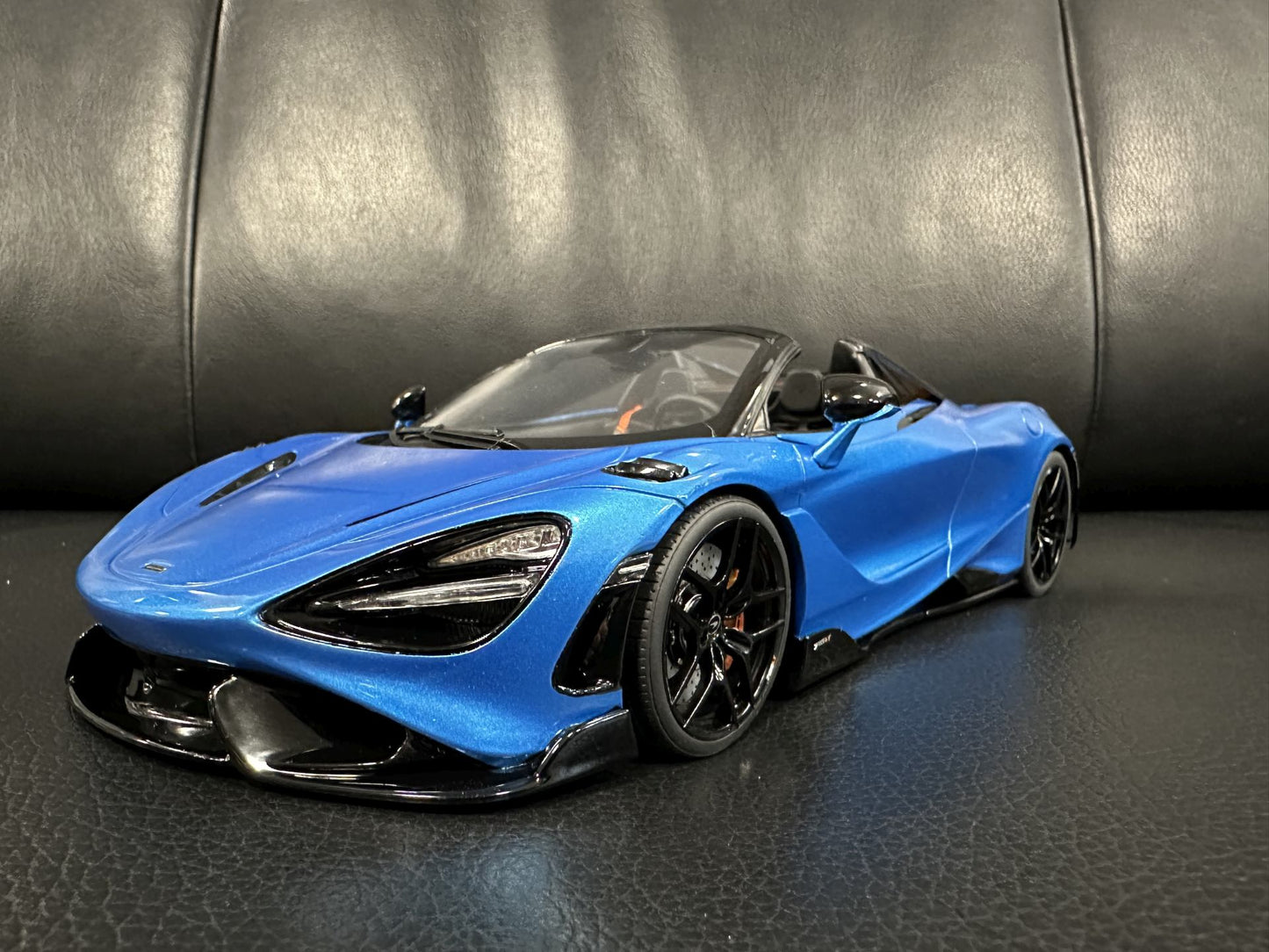 Mclaren Spider Amit blue Limitiert 387/999 1:18 GT Spirit GT886 Макларън Спайдер Лимитирана син