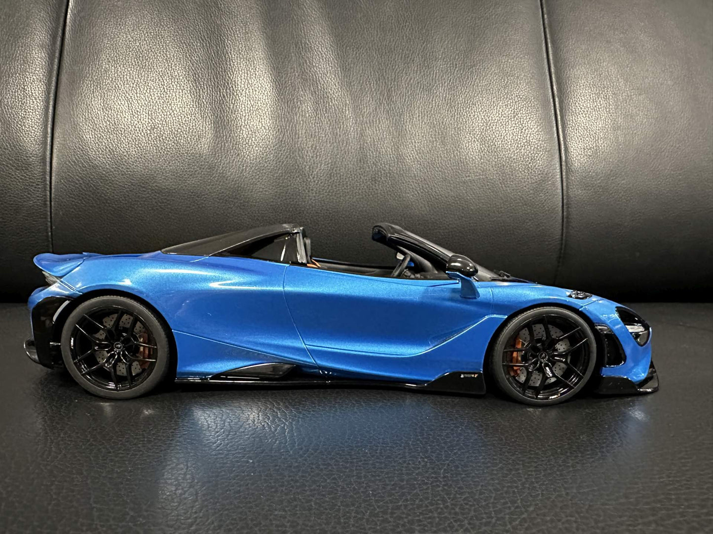 Mclaren Spider Amit blue Limitiert 387/999 1:18 GT Spirit GT886 Макларън Спайдер Лимитирана син