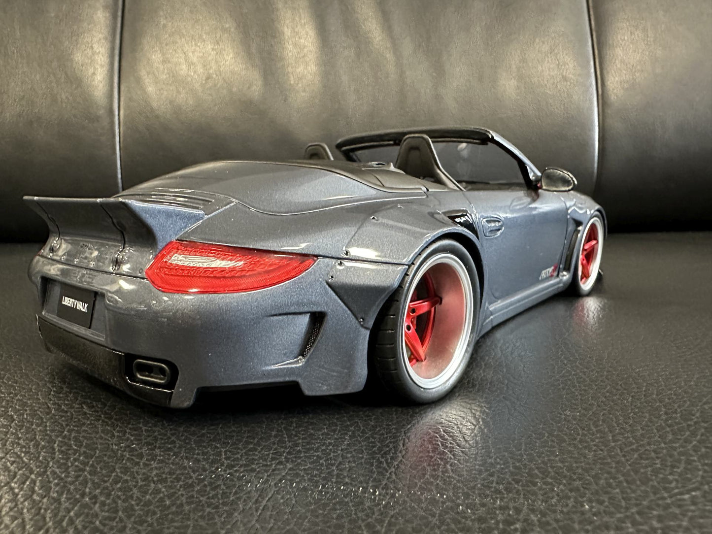 Porsche 911 997 LB Works Cabrio blue Limitiert 123/999 1:18 GT Spirit GT463 Порше 911 997 Кабрио син Лимитирана