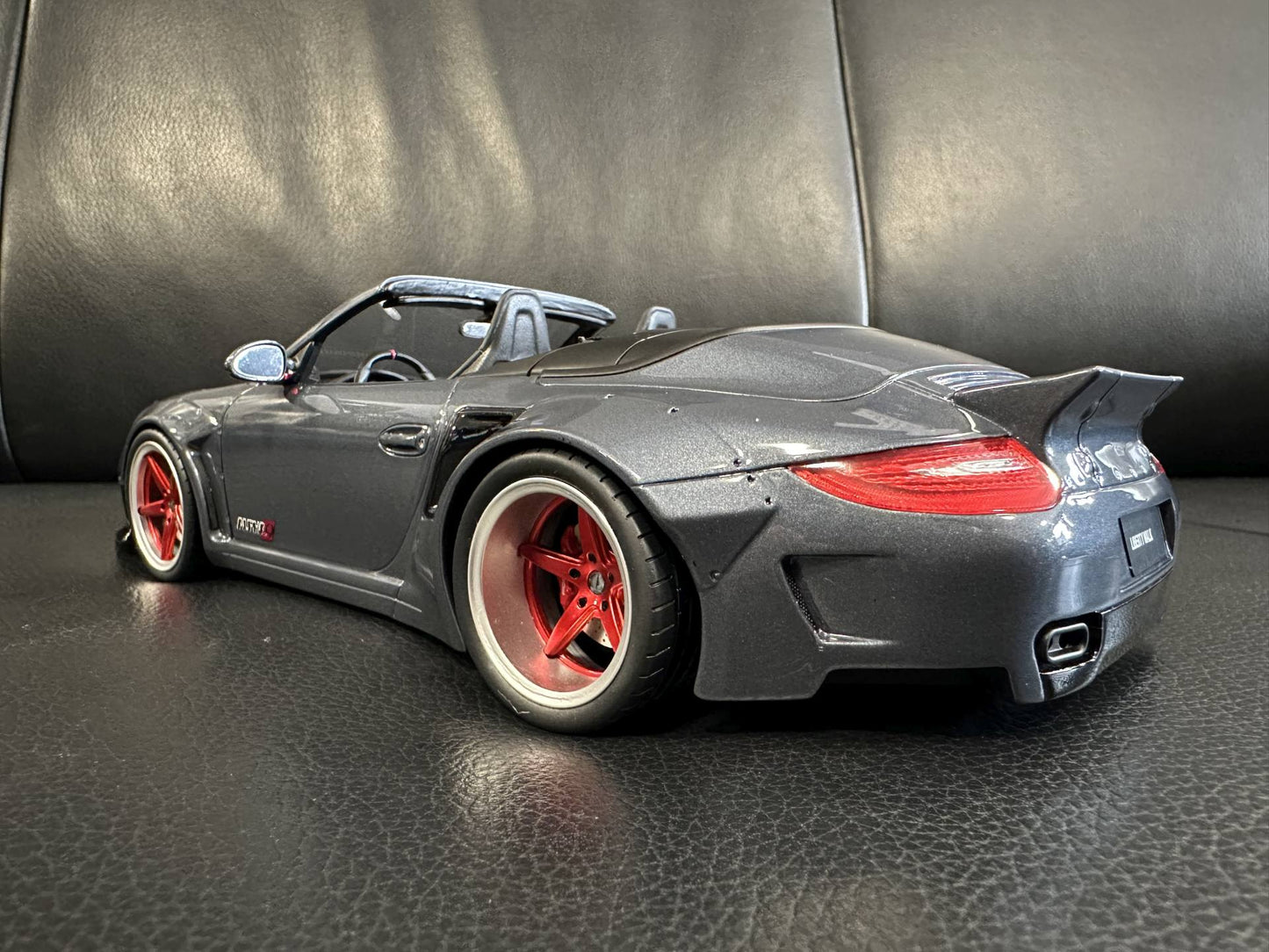 Porsche 911 997 LB Works Cabrio blue Limitiert 123/999 1:18 GT Spirit GT463 Порше 911 997 Кабрио син Лимитирана