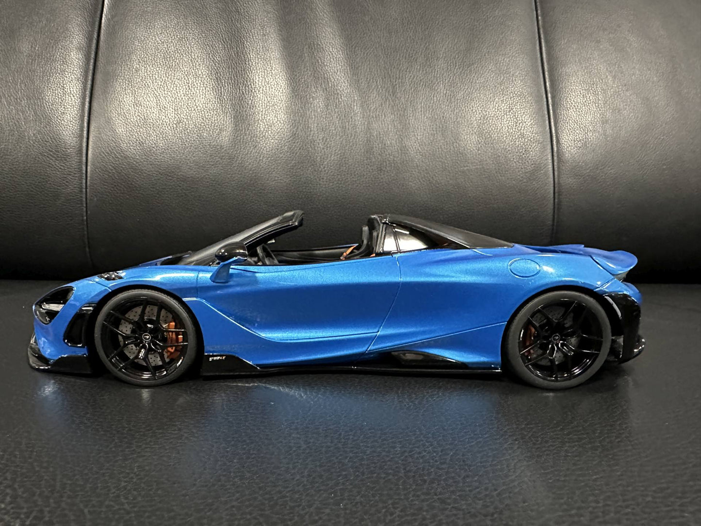 Mclaren Spider Amit blue Limitiert 387/999 1:18 GT Spirit GT886 Макларън Спайдер Лимитирана син