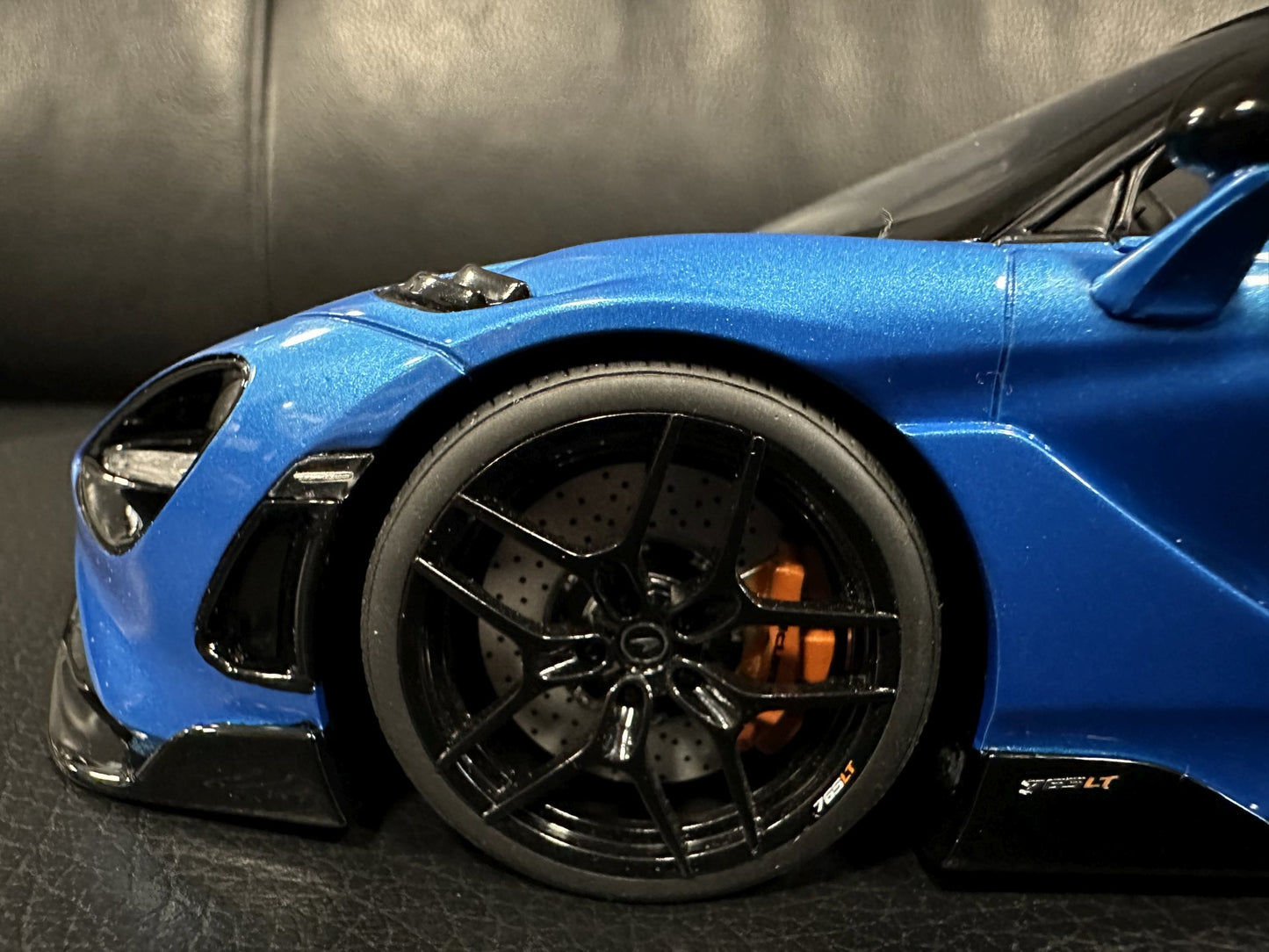 Mclaren Spider Amit blue Limitiert 387/999 1:18 GT Spirit GT886 Макларън Спайдер Лимитирана син