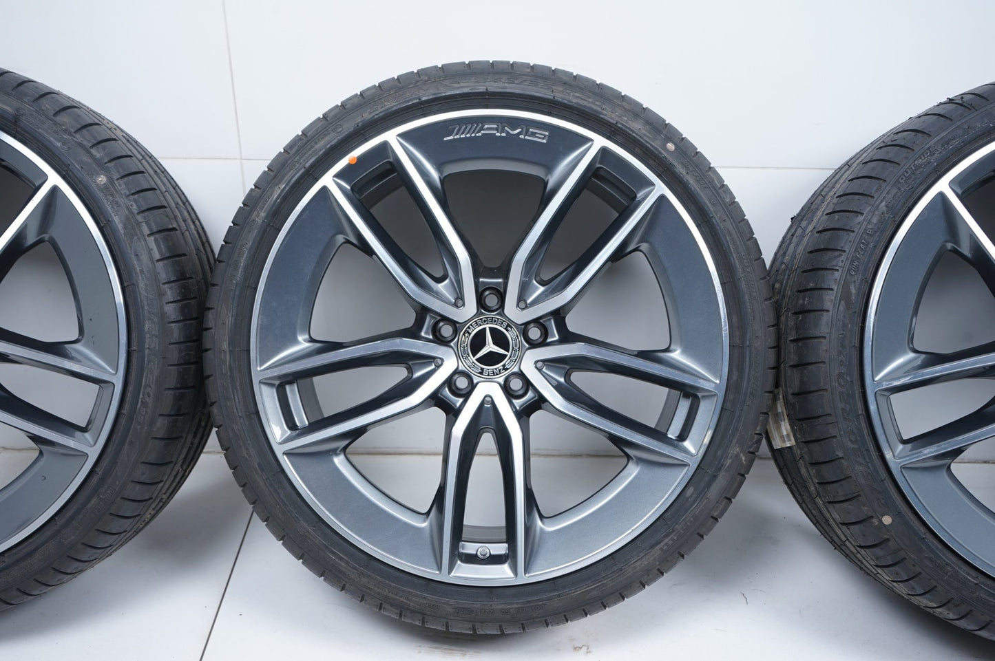 Нови Оригинал Mercedes E klasse E43 E53 AMG W213 20 Zoll Мерцедес Е класа W213 20 цола AMG Е43 Е53 джанти летен комплект летни гуми