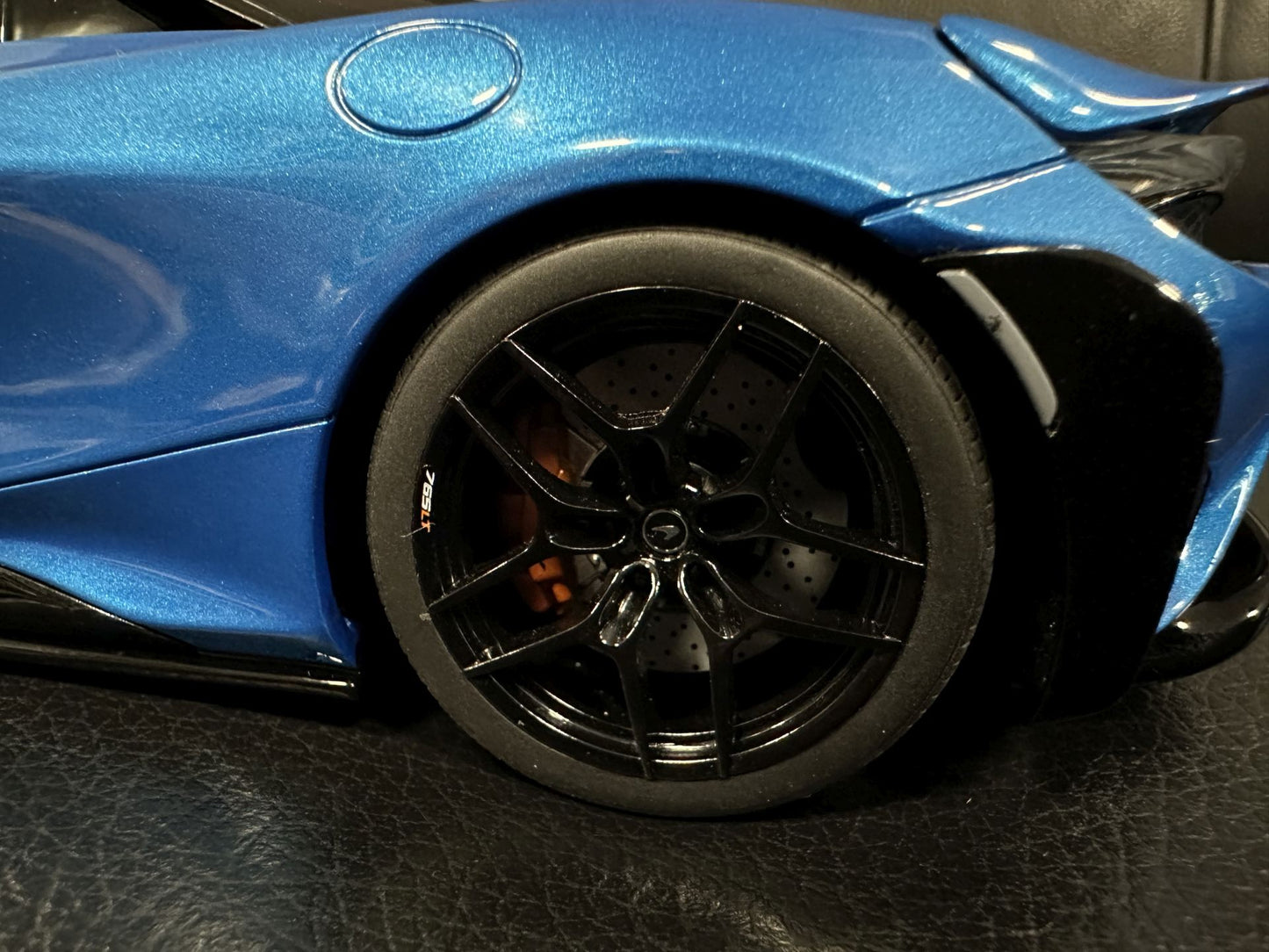 Mclaren Spider Amit blue Limitiert 387/999 1:18 GT Spirit GT886 Макларън Спайдер Лимитирана син