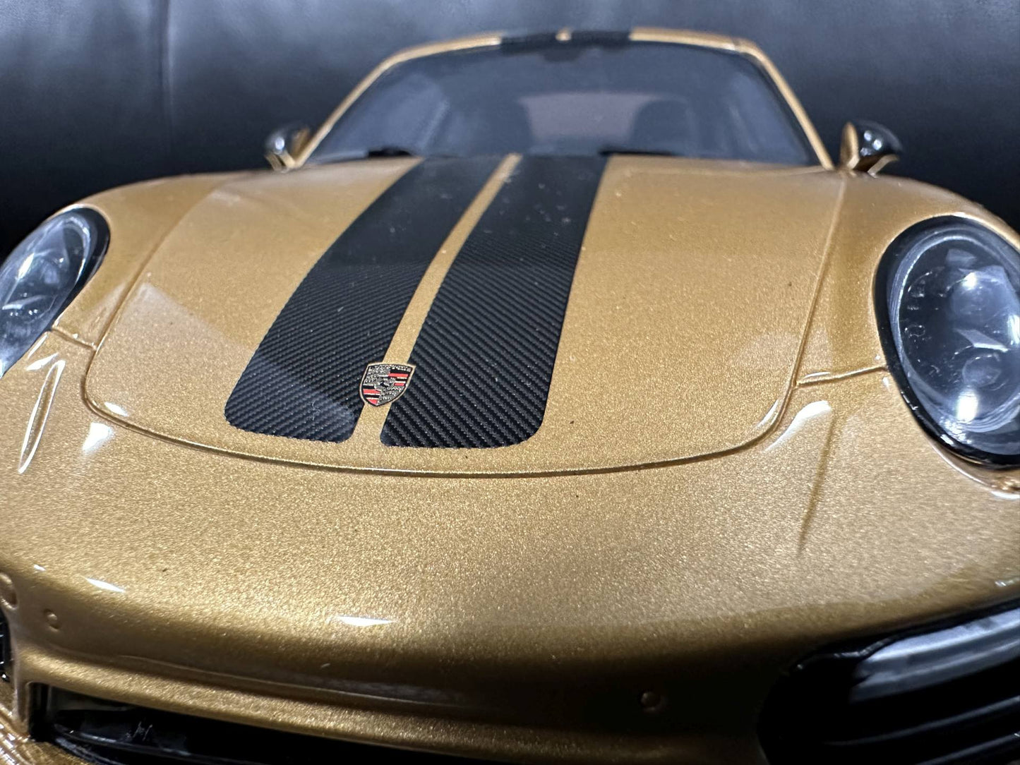 Porsche 991.2 Turbo S gold 2018 Limitiert 250/999 1:18 GT Spirit GT444 Порше 991.2 златен Лимитирана