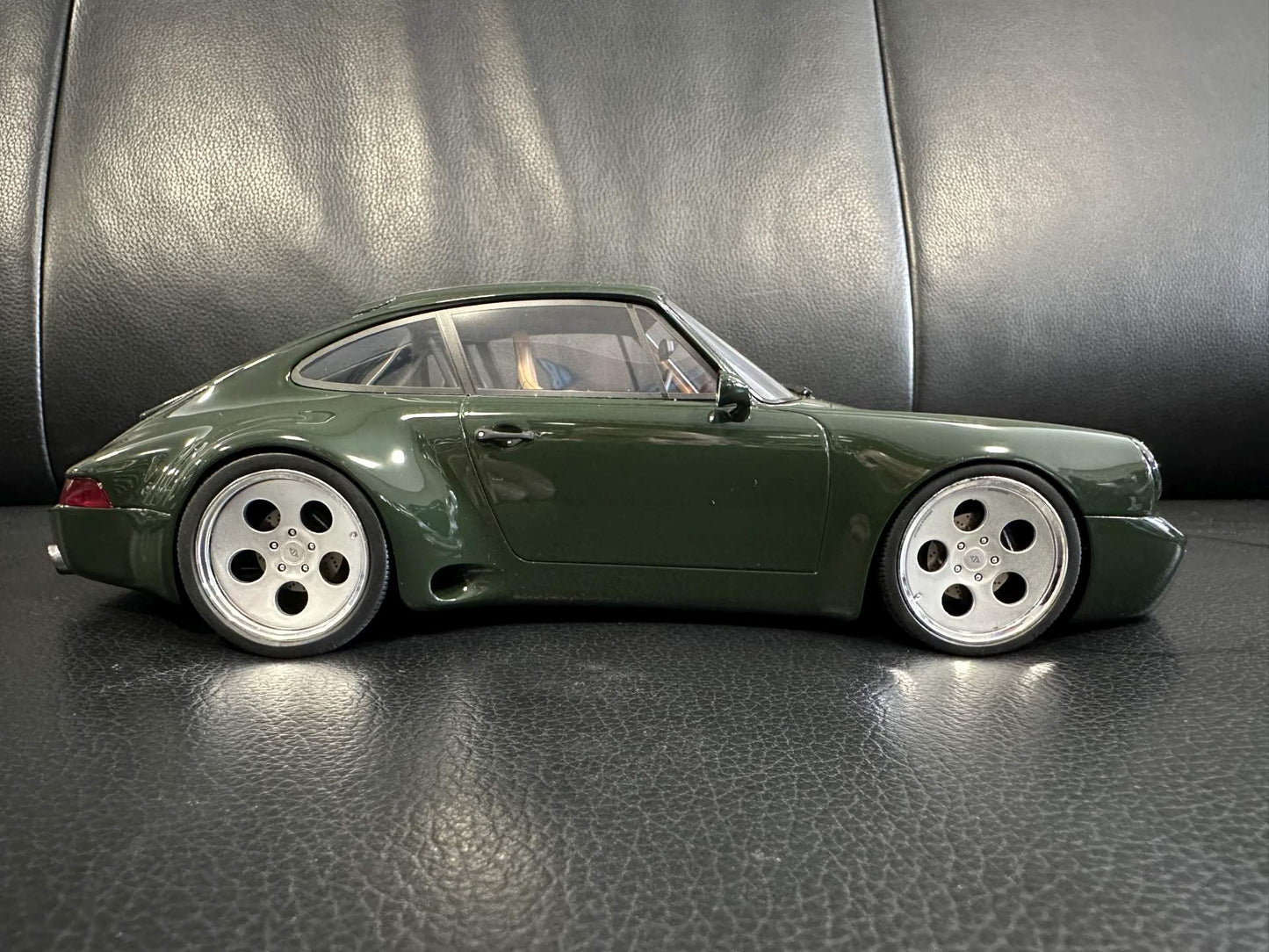 Porsche 911 Strosek Mega 30 Year green Limitiert 795/999 1:18 GT Spirit GT482 Порше 911 зелен Лимитирана
