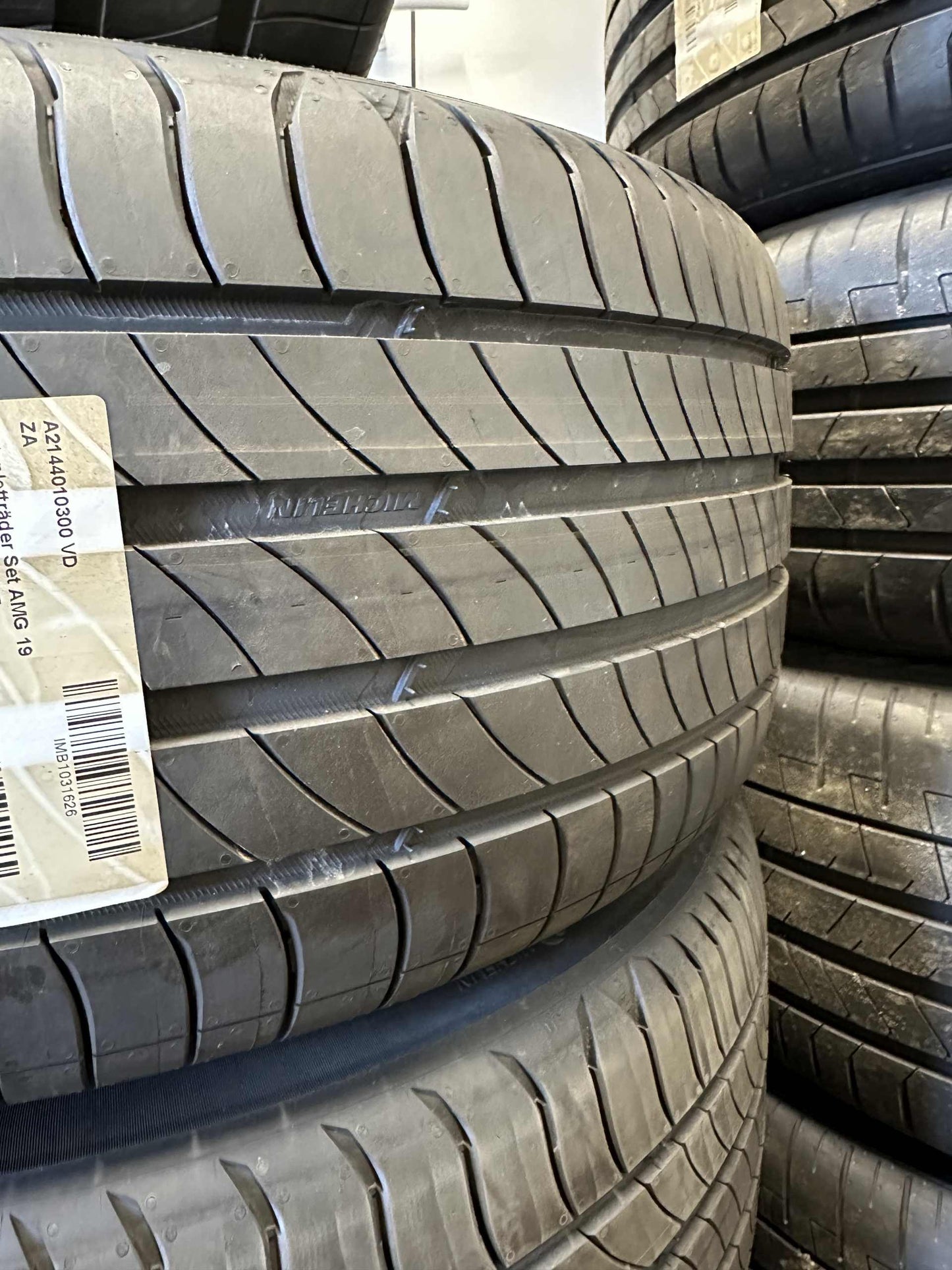 Като Нови Mercedes E Klasse W214 19 Zoll AMG Мерцедес E класа W214 19 цола AMG летен комплект летни гуми