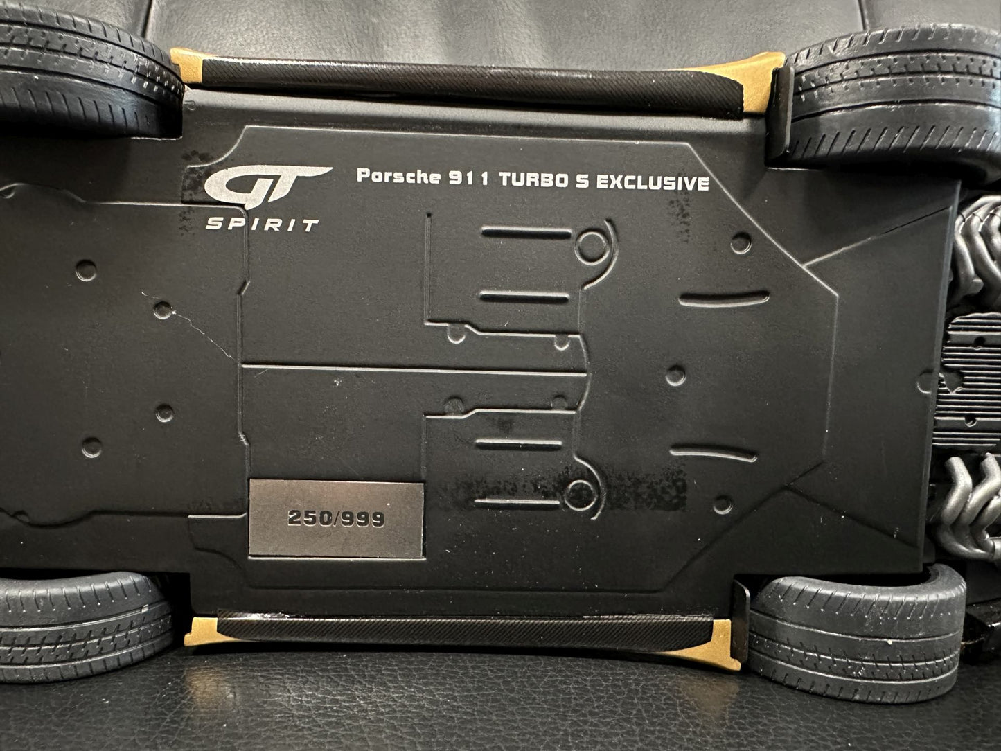 Porsche 991.2 Turbo S gold 2018 Limitiert 250/999 1:18 GT Spirit GT444 Порше 991.2 златен Лимитирана