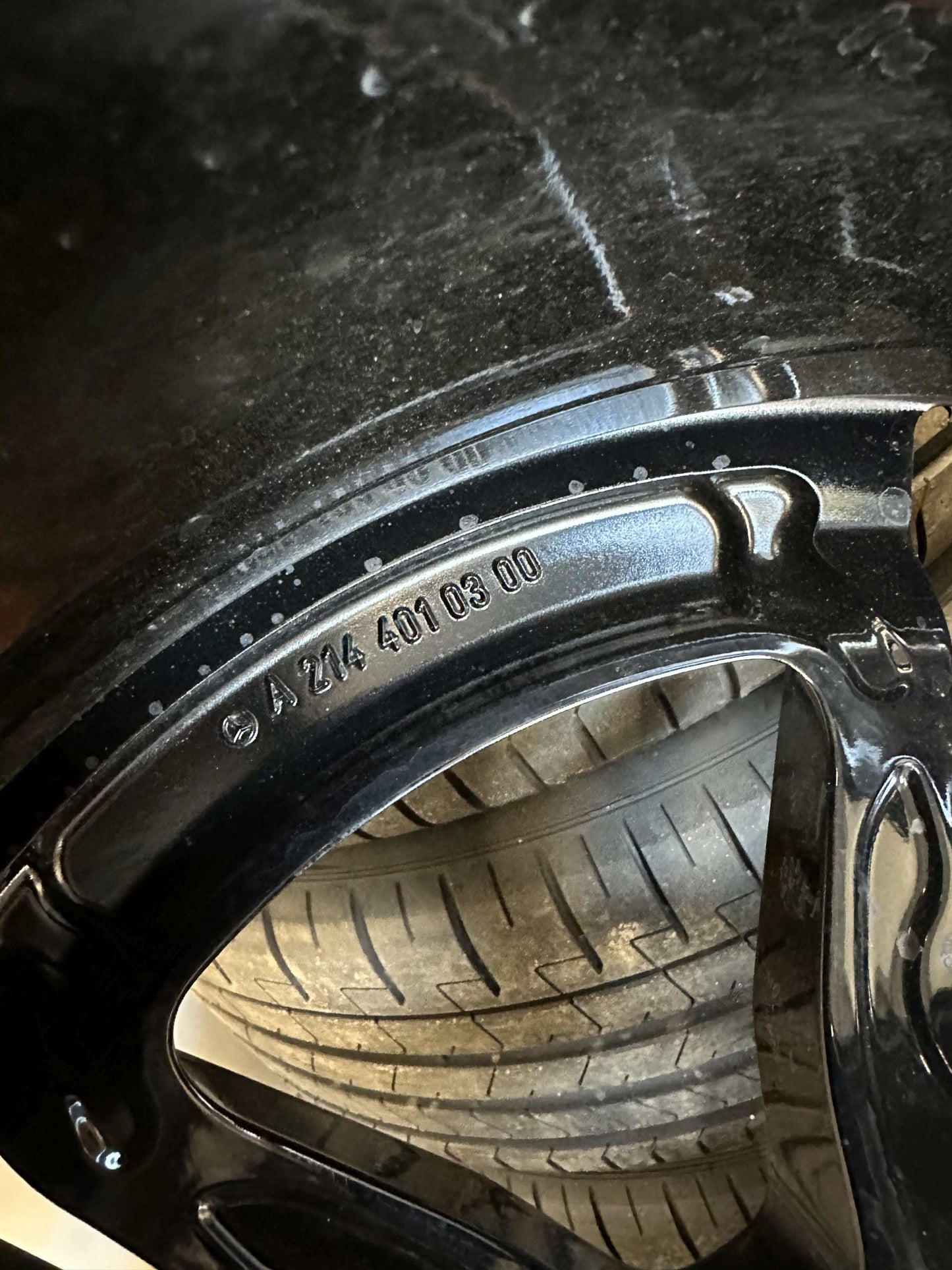 Като Нови Mercedes E Klasse W214 19 Zoll AMG Мерцедес E класа W214 19 цола AMG летен комплект летни гуми