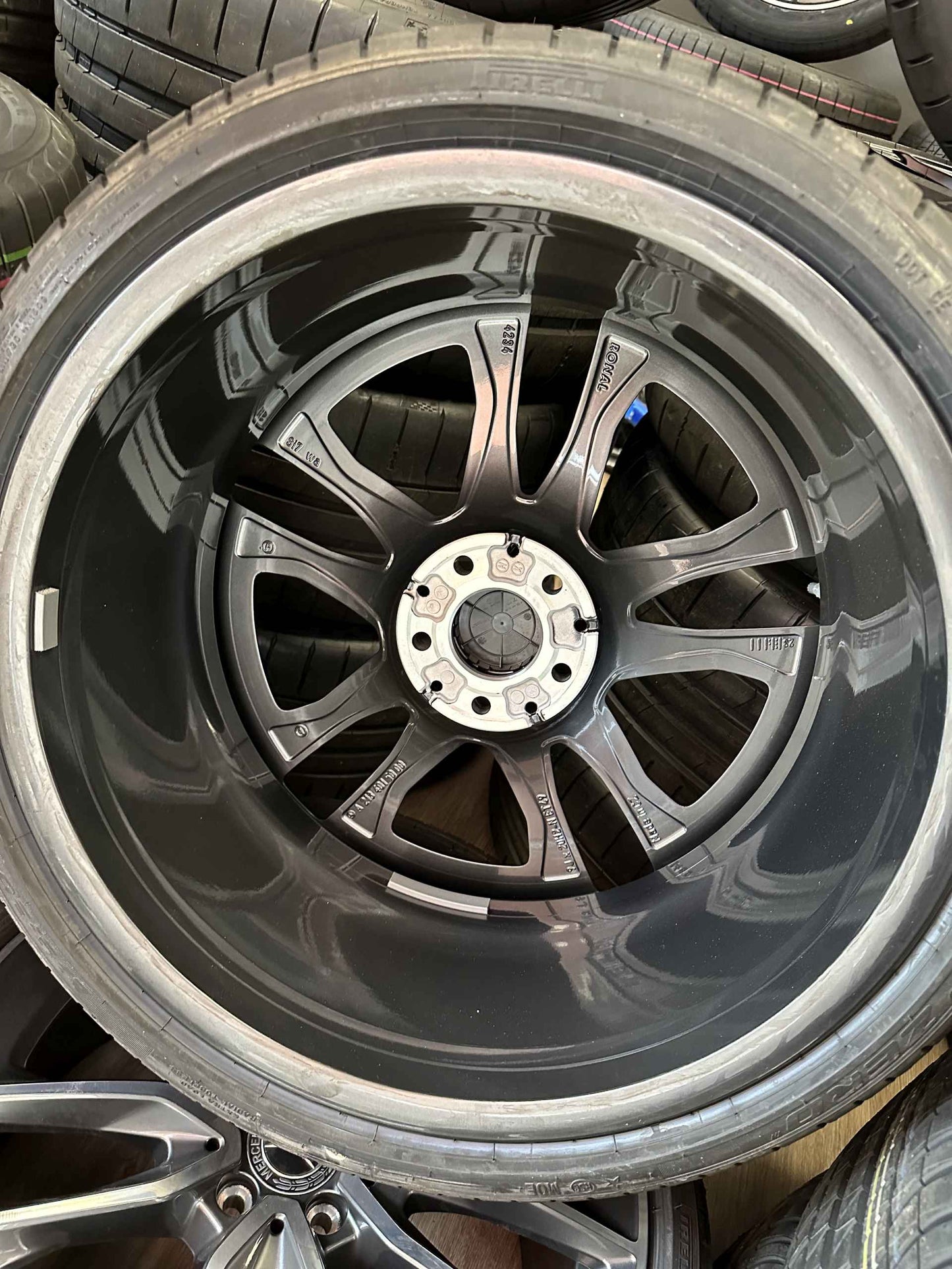 Нови Оригинал Mercedes E klasse E43 E53 AMG W213 20 Zoll Мерцедес Е класа W213 20 цола AMG Е43 Е53 джанти летен комплект летни гуми