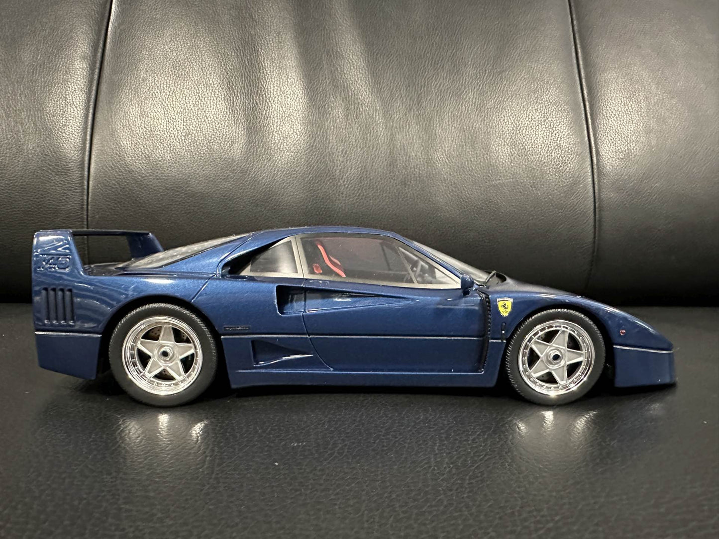 Ferrari F40 1987 blue Limitiert 440/999 1:18 GT Spirit GT914 Ферари Ф40 син Лимитирана