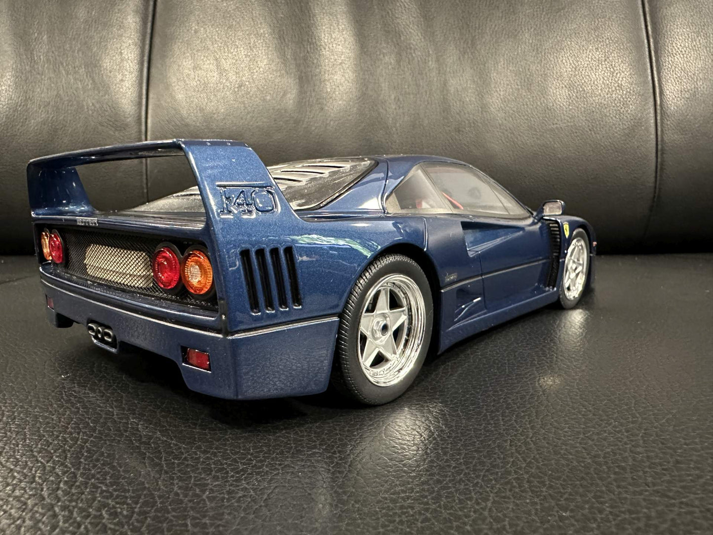 Ferrari F40 1987 blue Limitiert 440/999 1:18 GT Spirit GT914 Ферари Ф40 син Лимитирана