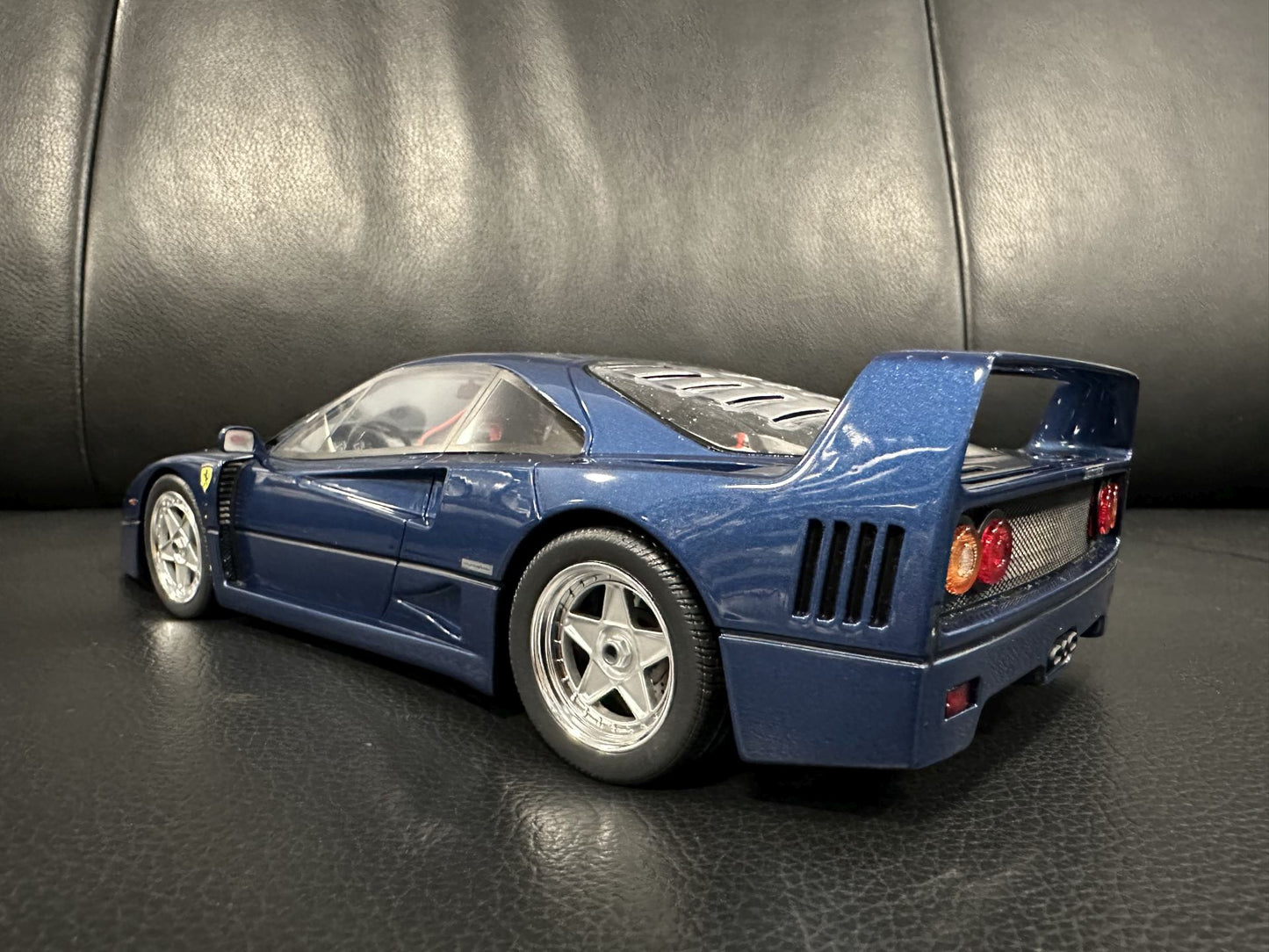 Ferrari F40 1987 blue Limitiert 440/999 1:18 GT Spirit GT914 Ферари Ф40 син Лимитирана