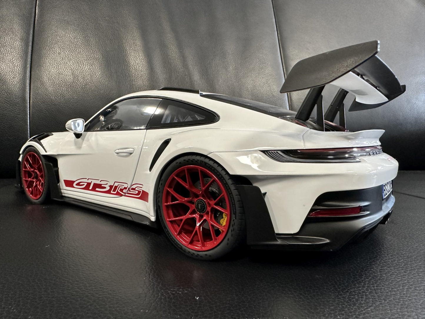 Porsche 911 GT3 RS 2022 white/red 1:12 NOREV 127530 Порше ГТ3 РС бял/червен