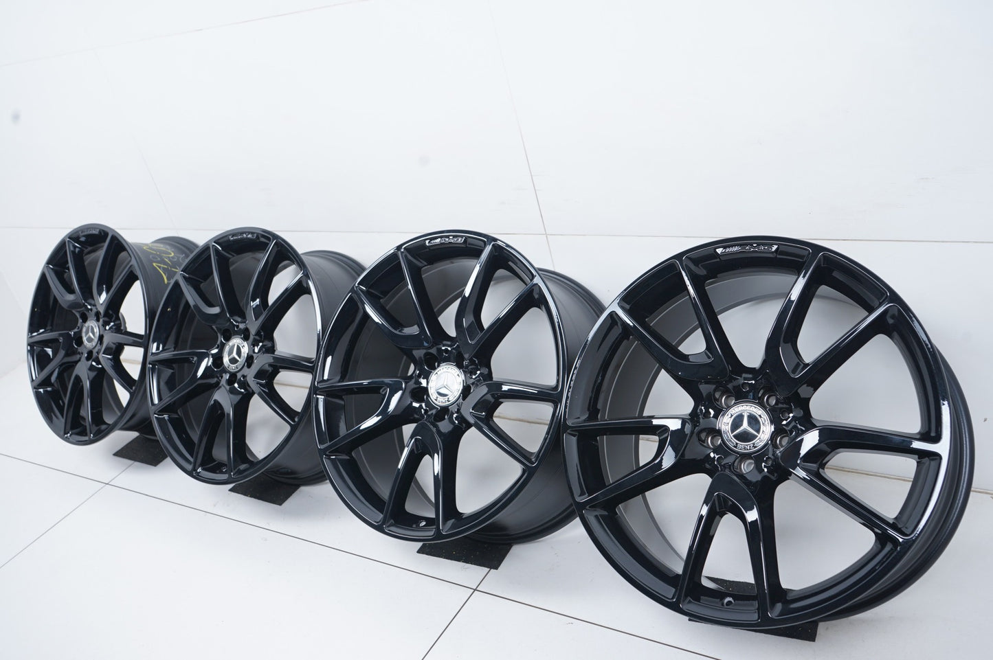 Оригинал като нови Mercedes GLC43 AMG W253 C253 Klasse 21 Zoll  Мерцедес ГЛЦ43 AMG Класа Алуминиеви джанти 21 цола A2534012000 A2534012800