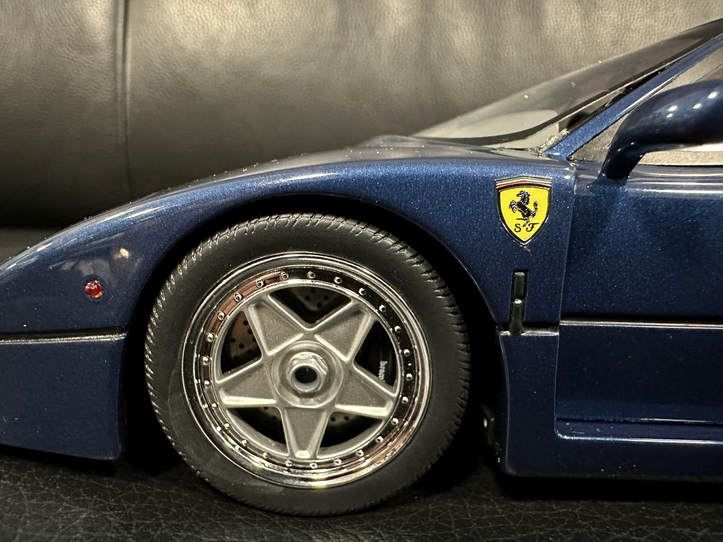 Ferrari F40 1987 blue Limitiert 440/999 1:18 GT Spirit GT914 Ферари Ф40 син Лимитирана