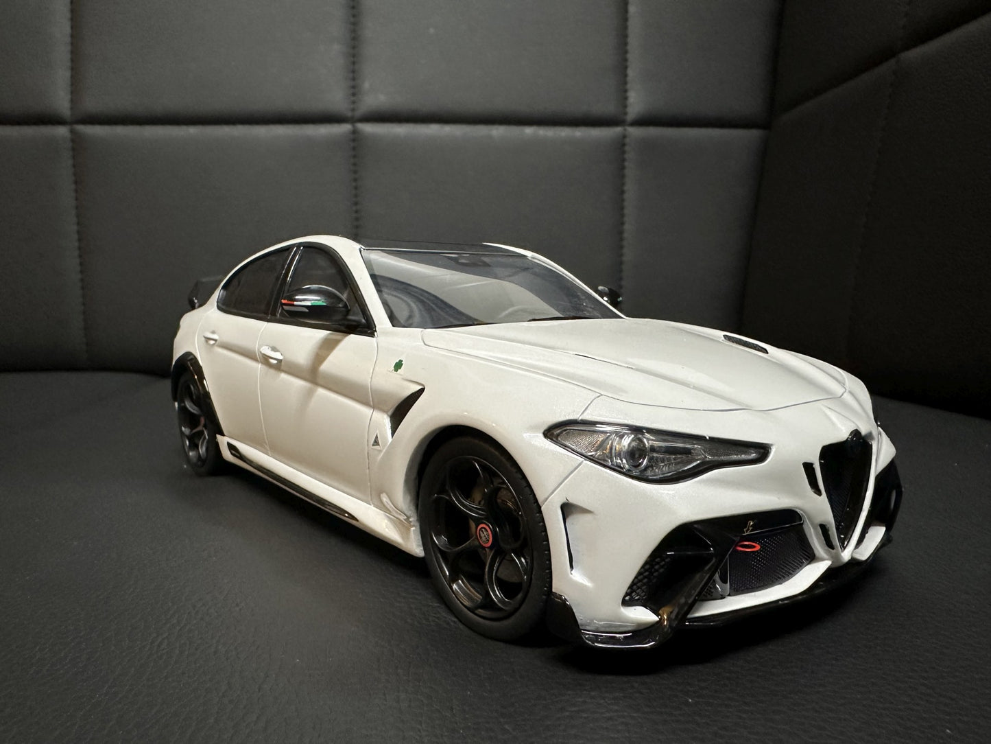 Alfa Romeo Giulia GTAm white Limitiert 330/999 1:18 OTTO OT990 Алфа Ромео Джулиа бял Лимитирана