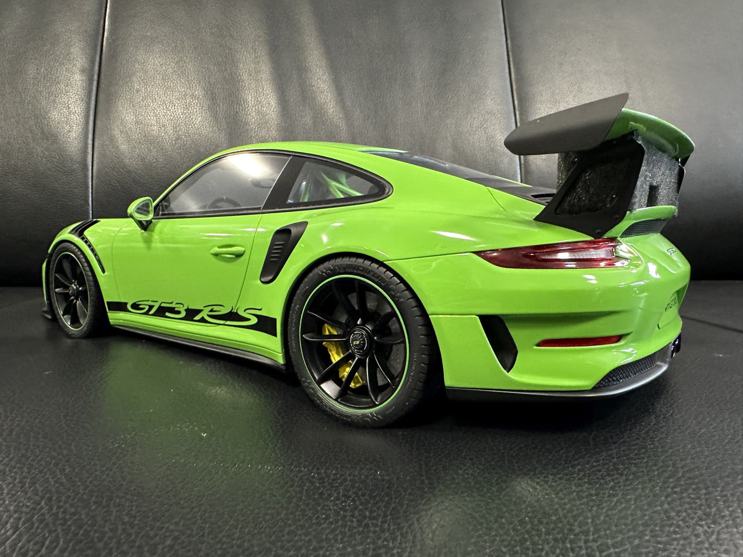 Porsche 911 991.2 GT3 RS Coupe green Limitiert 412/999 1:12 GT Spirit GT917 Порше ГТ3 зелен Лимитирана