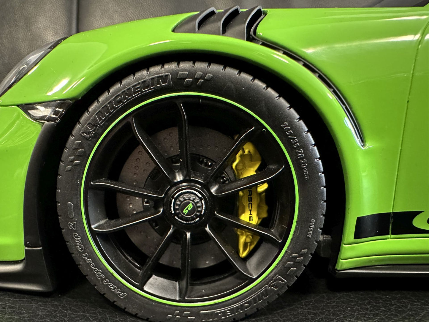 Porsche 911 991.2 GT3 RS Coupe green Limitiert 412/999 1:12 GT Spirit GT917 Порше ГТ3 зелен Лимитирана