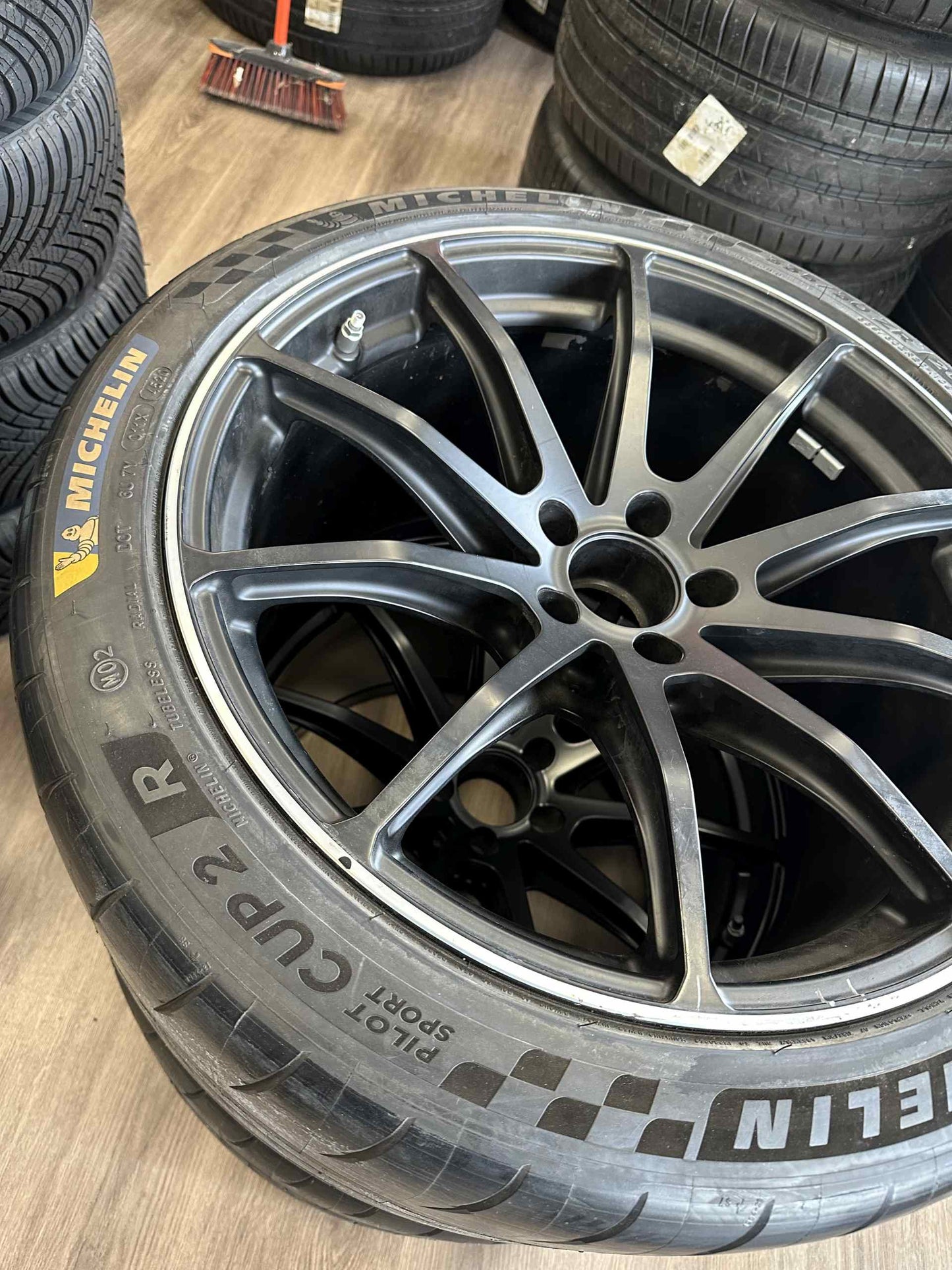 Като Нови Mercedes AMG GT-R GTR Black Series W190 19/20 Zoll Мерцедес 19/20 цола AMG Джанти летен комплект летни гуми