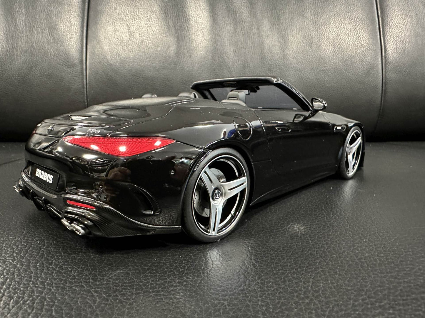 Mercedes Benz 600SL Brabus 750 BODO Buschmann Edition 2023 black Limitiert 570/999 1:18 GT Spirit GT503 Мерцедес Бенц Брабус 600СЛ черен Лимитирана