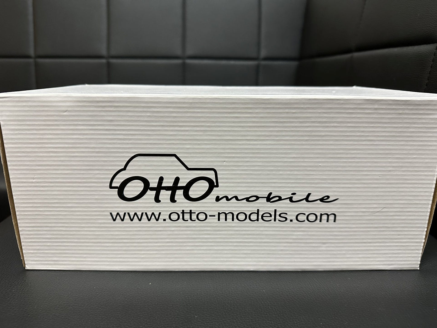Volkswagen Tiguan R blue Limitiert 1058/1500 1:18 OTTO OT423 Фолксваген Тигуан Р син Лимитирана