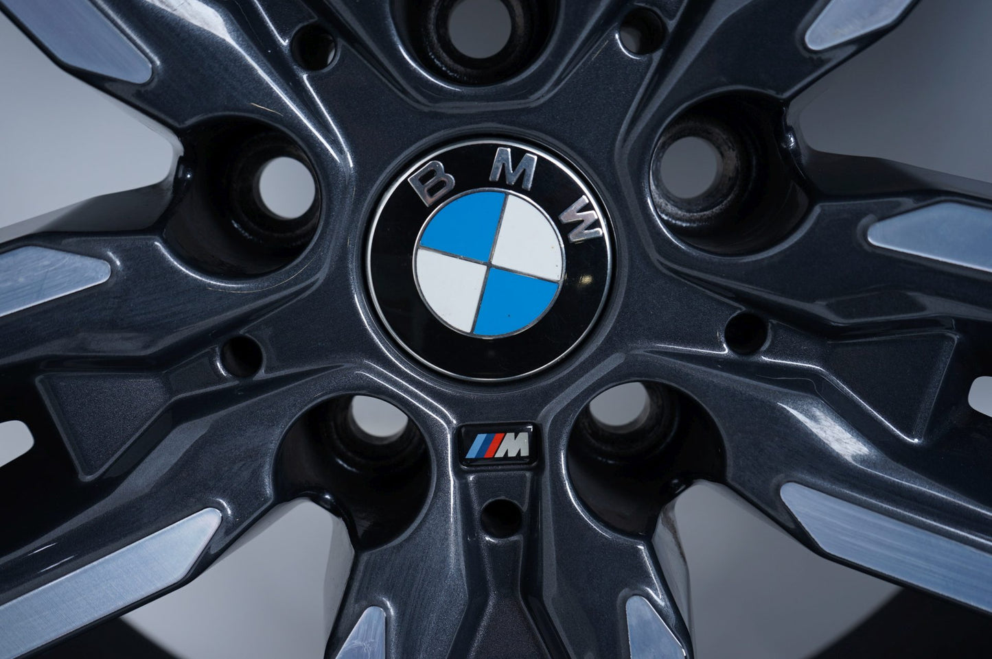 Оригинал BMW 5er G30 G31 Бмв 5-та серия 19 цола Алуминиеви джанти М727 летен комплект летни гуми