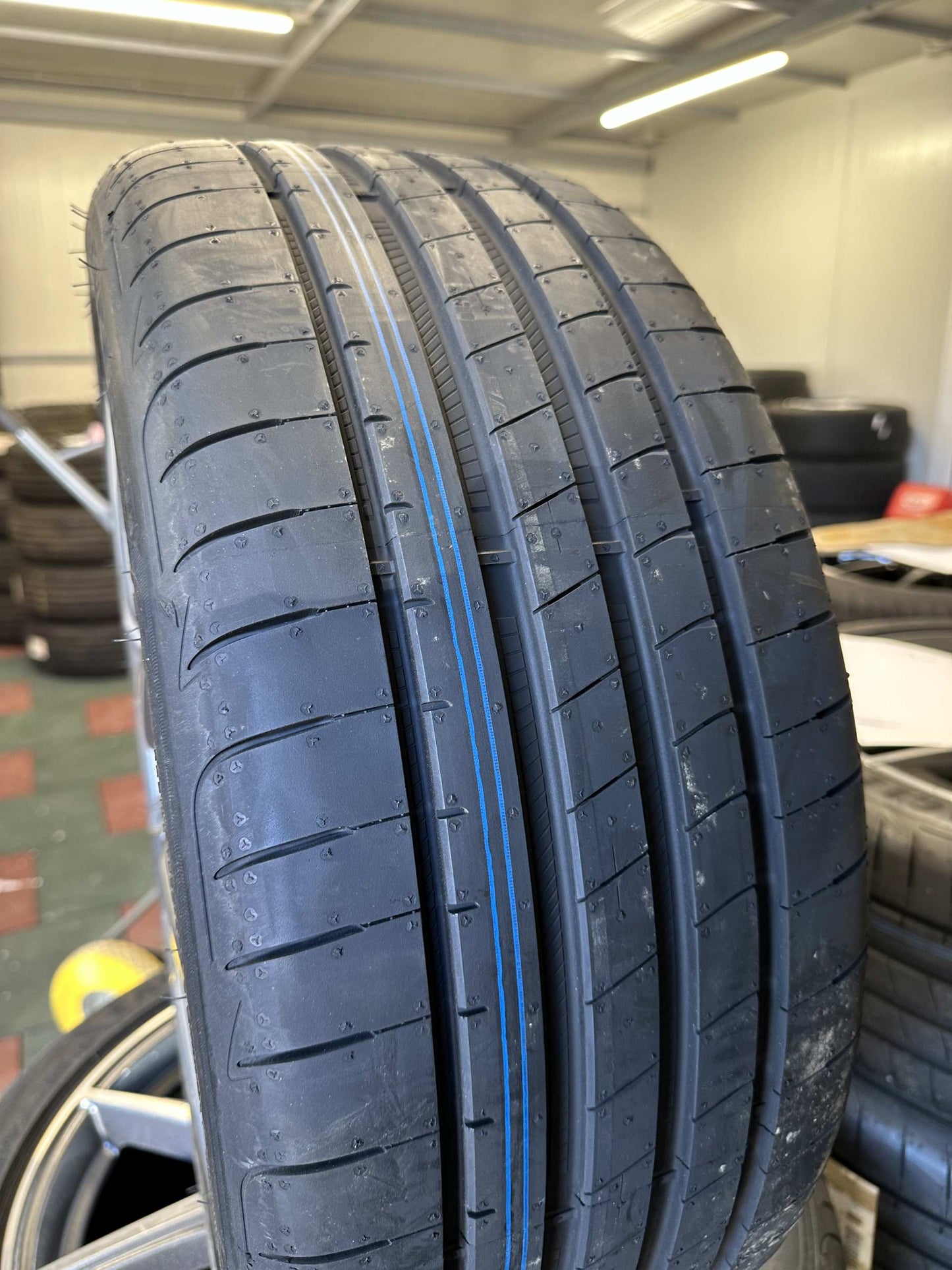 Оригинал Нови Mercedes E Klasse W213 AMG 19 Zoll Мерцедес Е класа W213 S213 19 цола AMG джанти летен комплект летни гуми