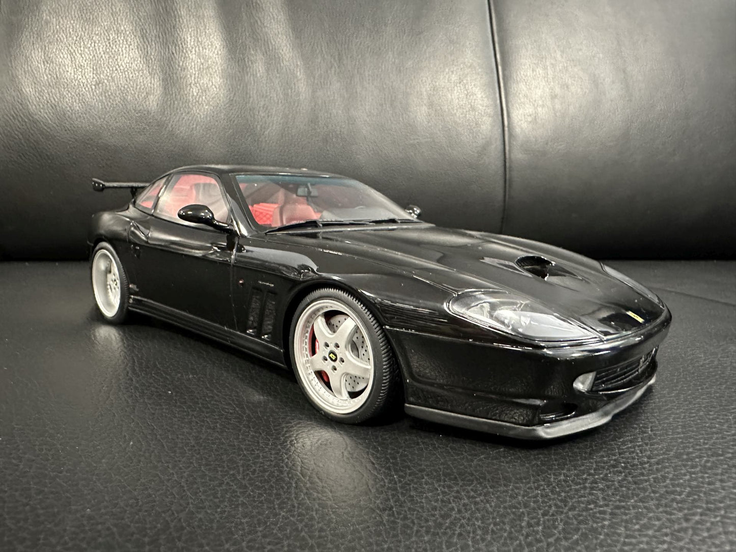 Ferrari 550 Koenig Special Nero black Limitiert 614/999 1:18 GT Spirit GT336 Ферари 550 черен Лимитирана