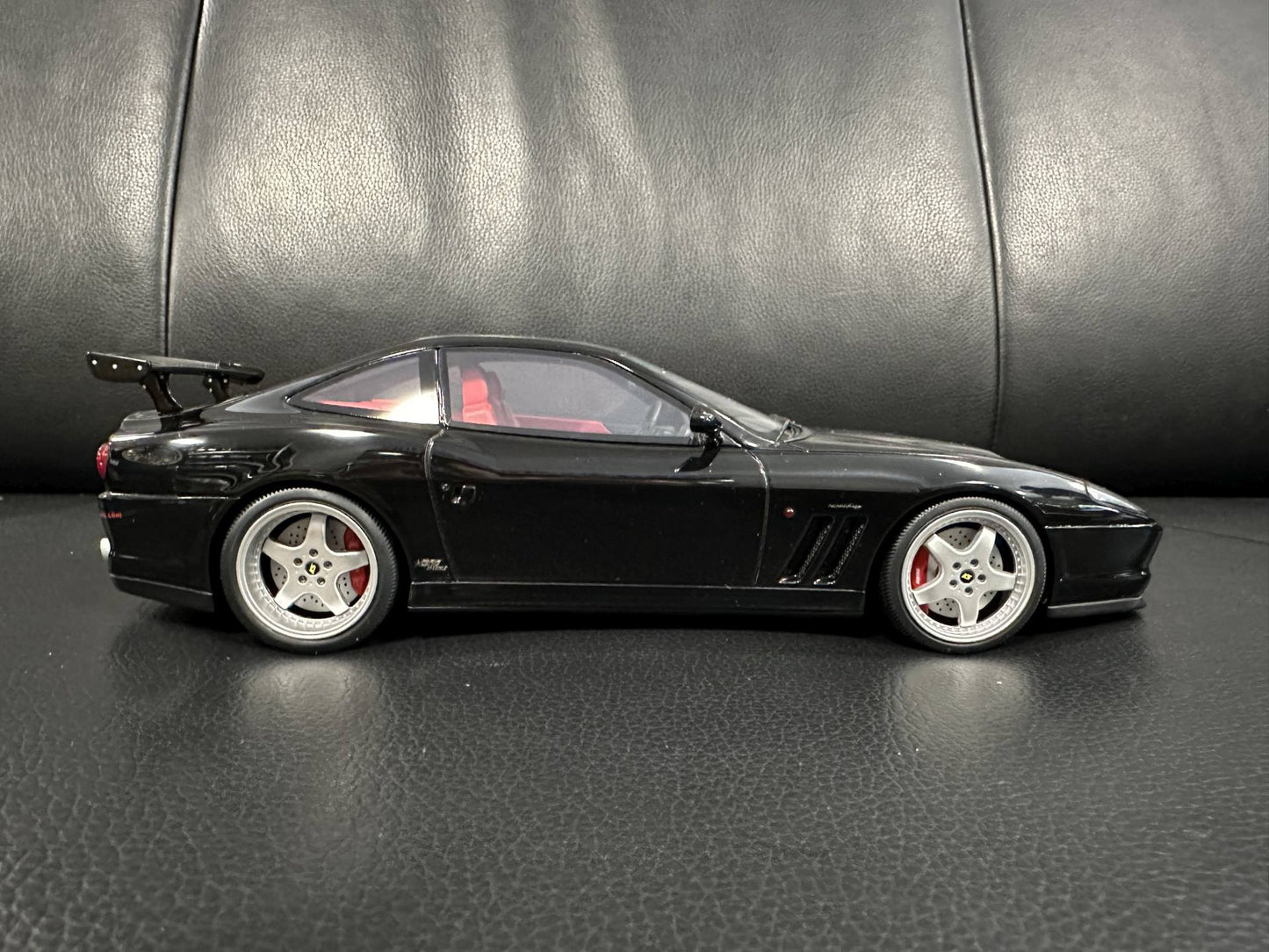 Ferrari 550 Koenig Special Nero black Limitiert 614/999 1:18 GT Spirit GT336 Ферари 550 черен Лимитирана