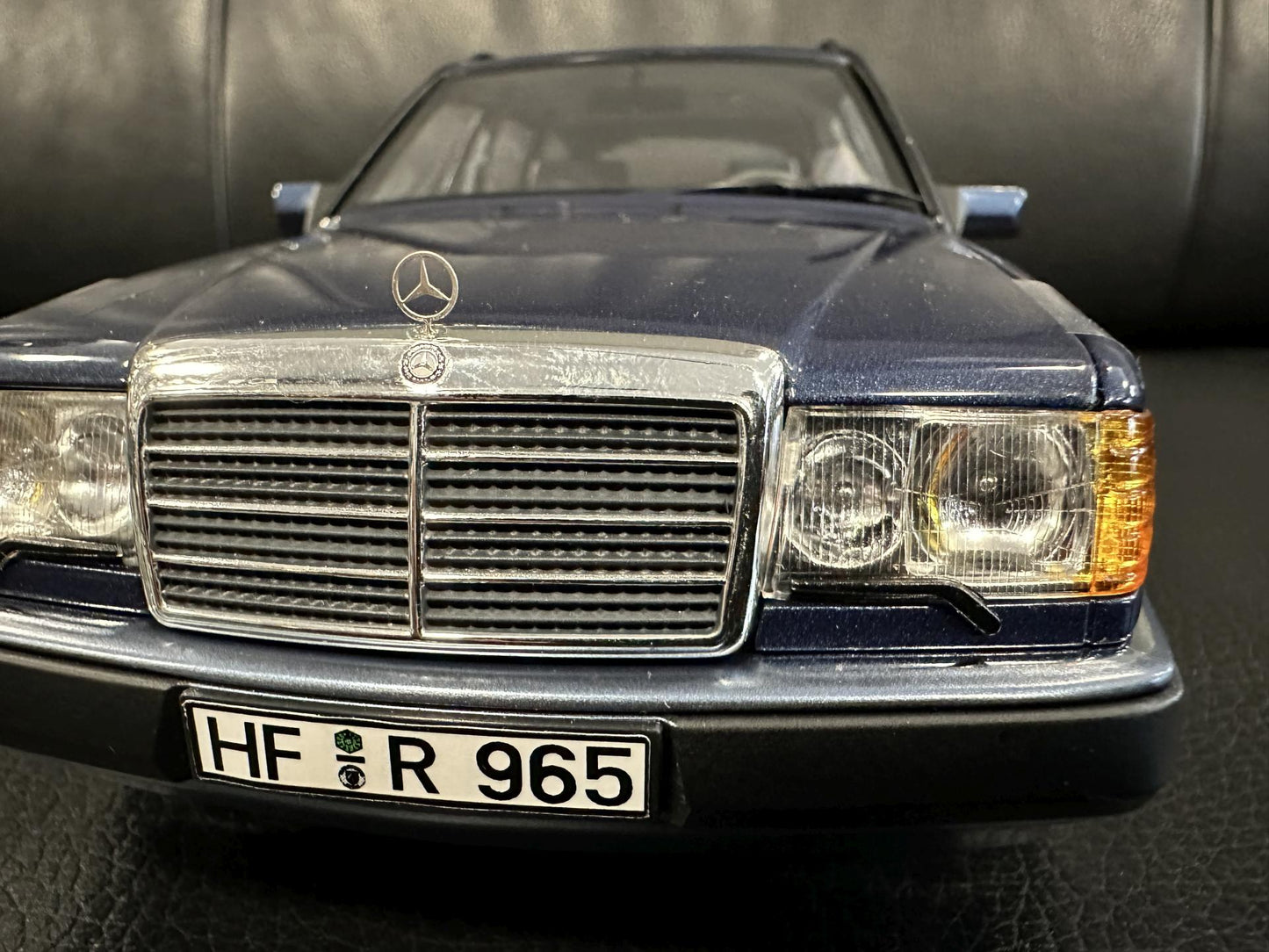 Mercedes Benz 300D 1990 W124 blue 1:18 NOREV 183962 Limitiert 1000pcs Мерцедес Бенц 300Д 1990 син Лимитирана 1000 бройки