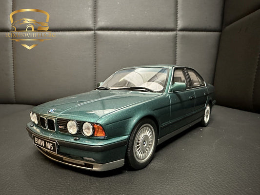 Bmw M5 E34 Limousine green Limitiert 2432/3000 1:18 OTTO OT968 Бмв M5 Е34 зелен Лимитирана