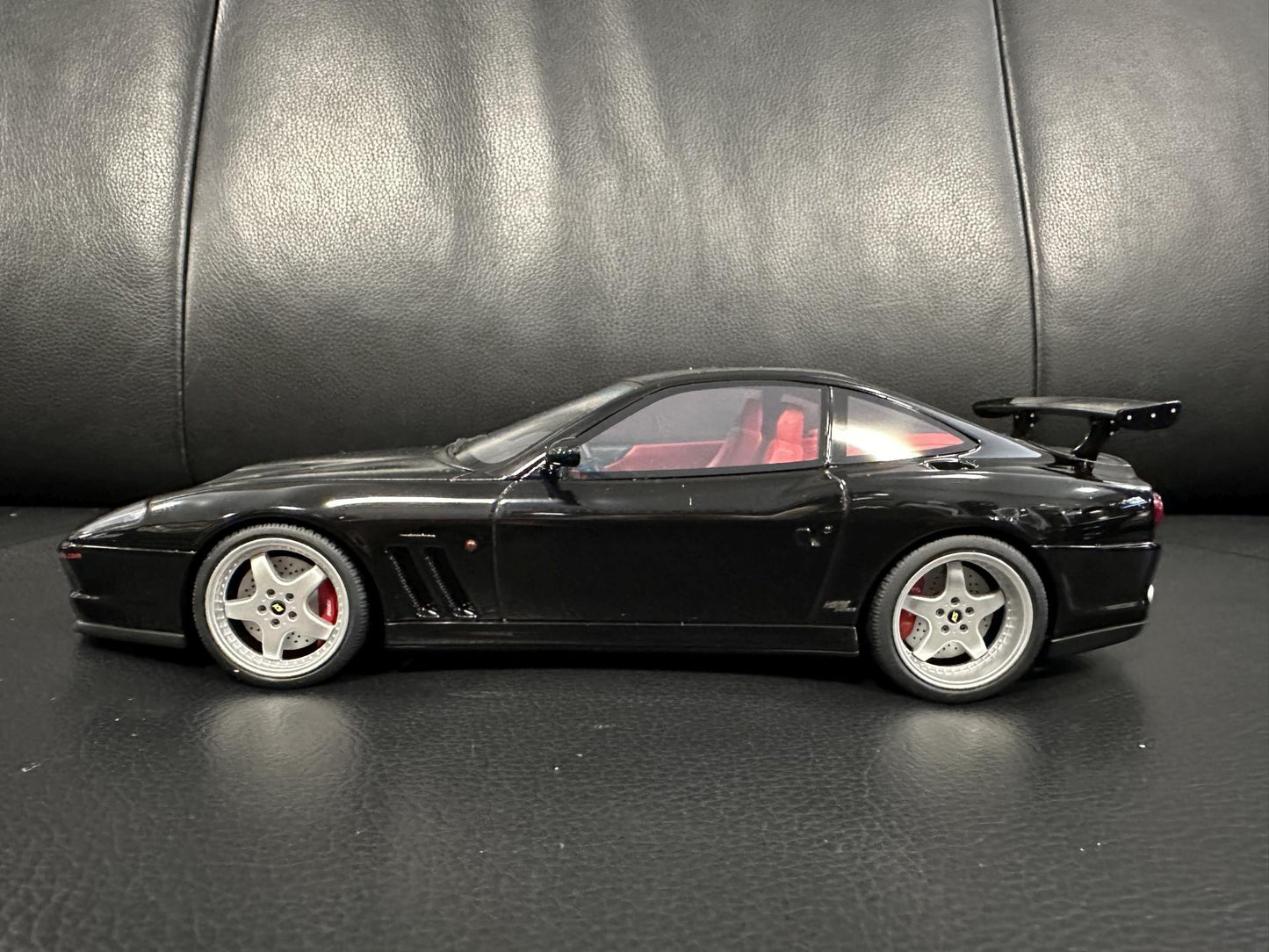 Ferrari 550 Koenig Special Nero black Limitiert 614/999 1:18 GT Spirit GT336 Ферари 550 черен Лимитирана