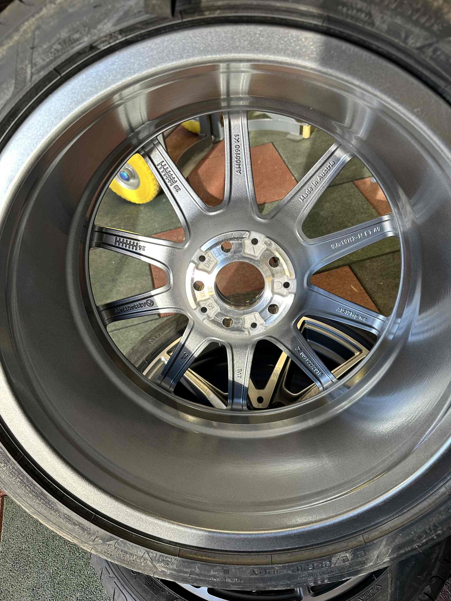 Оригинал Нови Mercedes E Klasse W213 AMG 19 Zoll Мерцедес Е класа W213 S213 19 цола AMG джанти летен комплект летни гуми