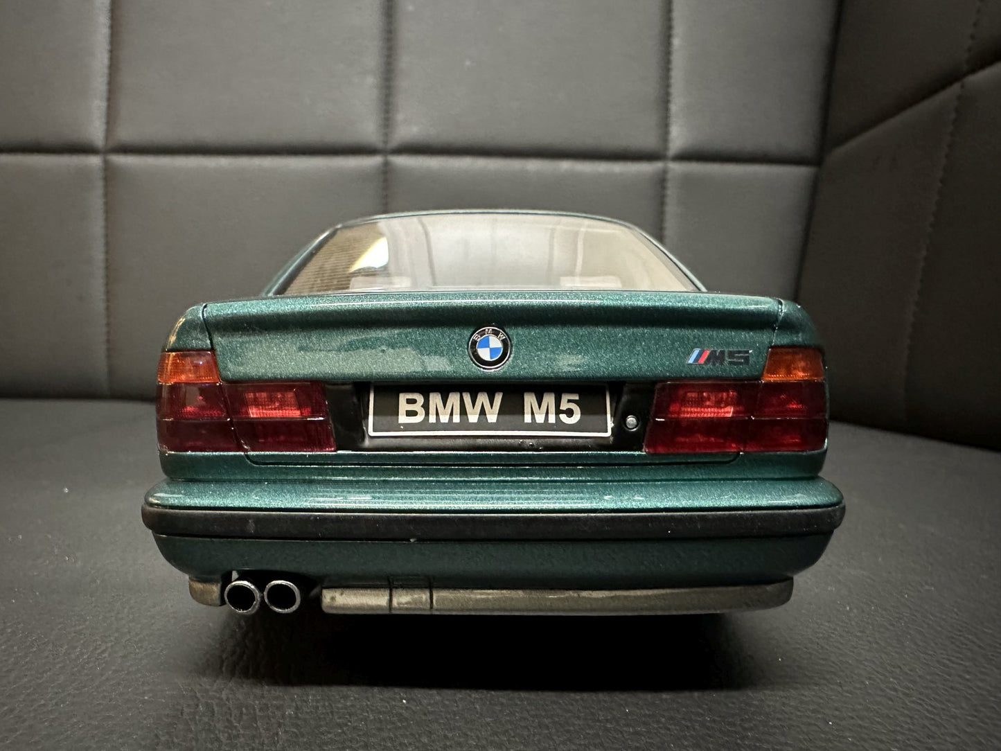 Bmw M5 E34 Limousine green Limitiert 2432/3000 1:18 OTTO OT968 Бмв M5 Е34 зелен Лимитирана