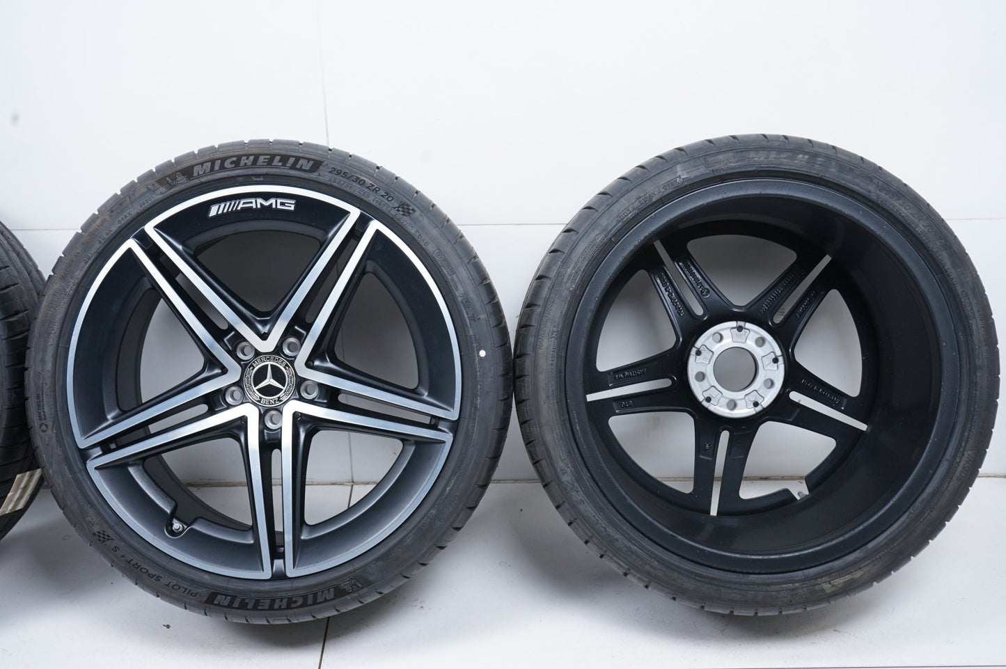 Като Нови Оригинал Mercedes E63 AMG W213 20 Zoll Мерцедес E63 AMG W213 20 цола летен комплект летни гуми