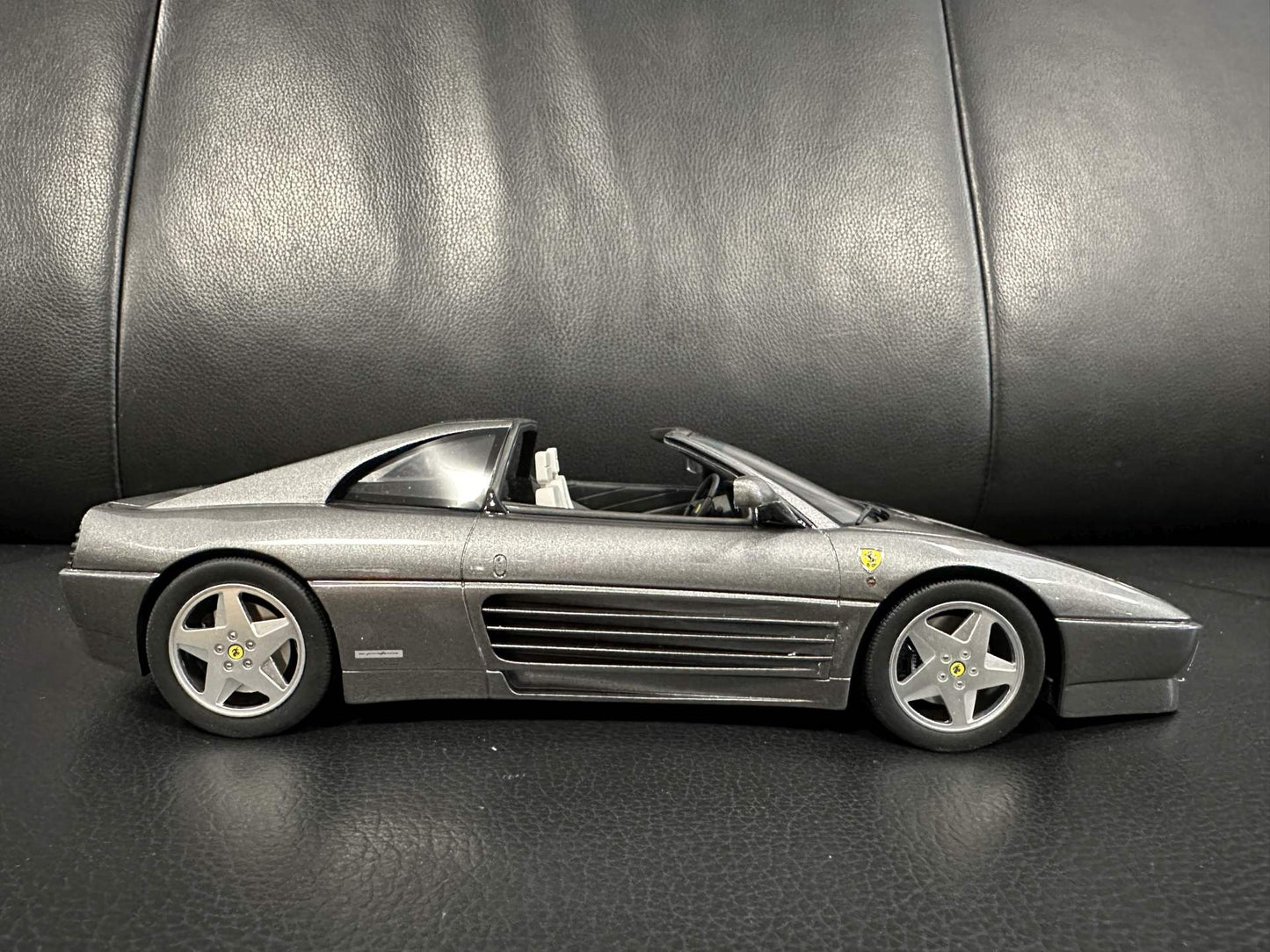 Ferrari 348 Spider Cabrio Grigio grey Limitiert 321/999 1:18 GT Spirit GT332 Ферари 348 Спайдер Кабрио сив Лимитирана