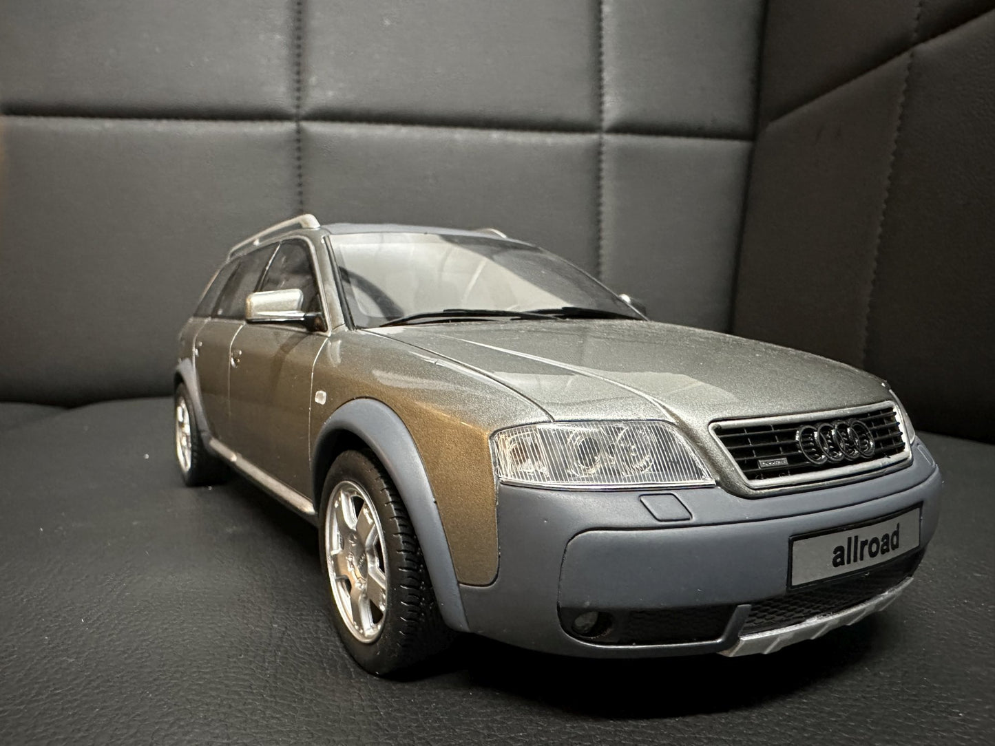 Audi A6 Allroad Kombi atlasgrey Limitiert 142/3000 1:18 OTTO OT363 Ауди А6 Алроад сив Комби Лимитирана