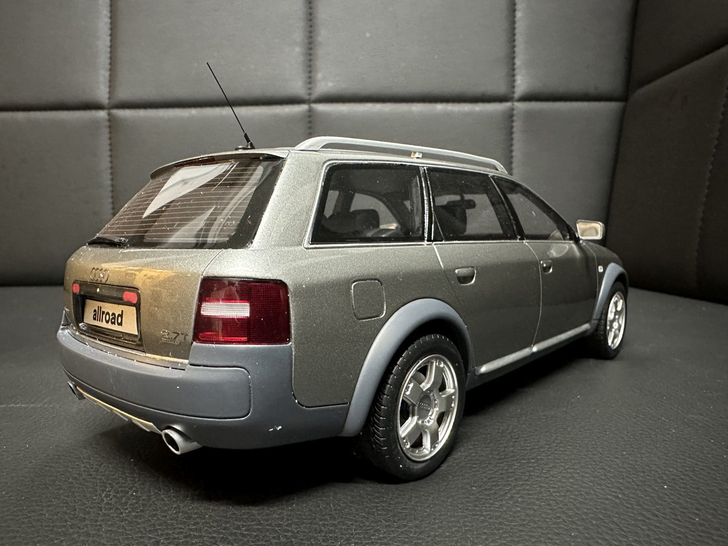 Audi A6 Allroad Kombi atlasgrey Limitiert 142/3000 1:18 OTTO OT363 Ауди А6 Алроад сив Комби Лимитирана