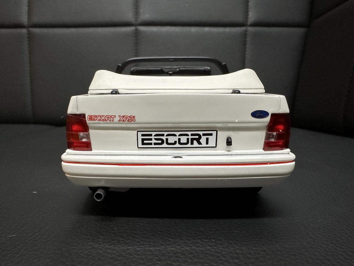 Ford Escort MK4 XR3i Cabrio white Limitiert 1287/3000 1:18 OTTO OT398 Форд Ескорт МК4 бял Лимитирана