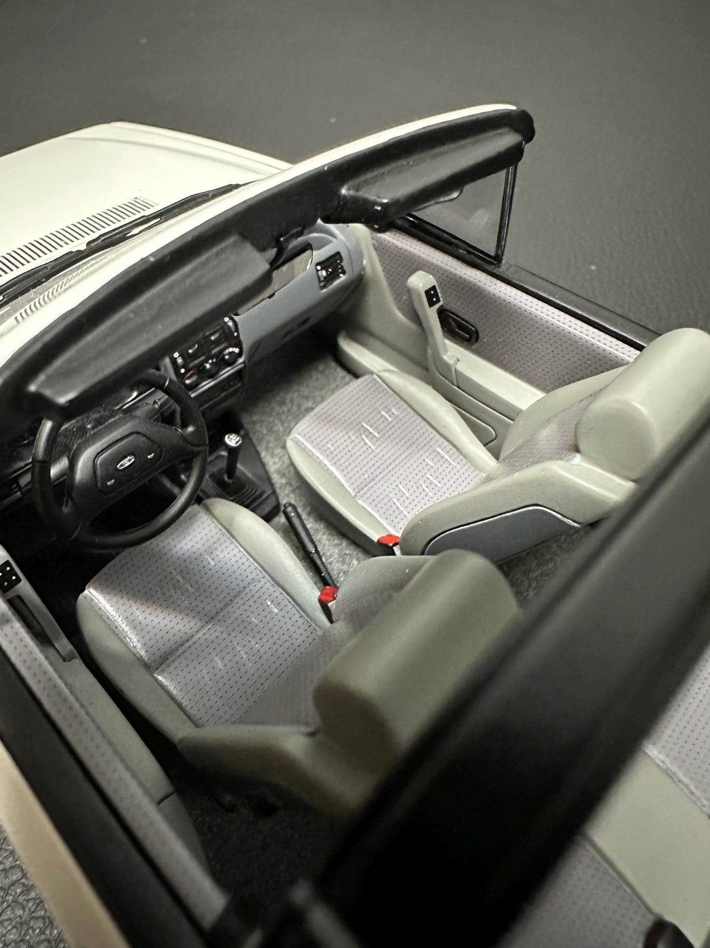 Ford Escort MK4 XR3i Cabrio white Limitiert 1287/3000 1:18 OTTO OT398 Форд Ескорт МК4 бял Лимитирана