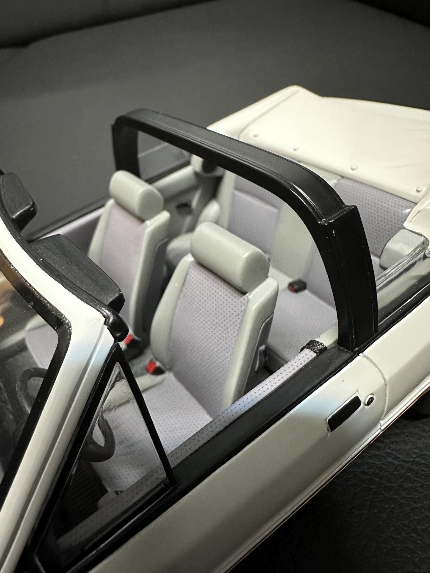 Ford Escort MK4 XR3i Cabrio white Limitiert 1287/3000 1:18 OTTO OT398 Форд Ескорт МК4 бял Лимитирана