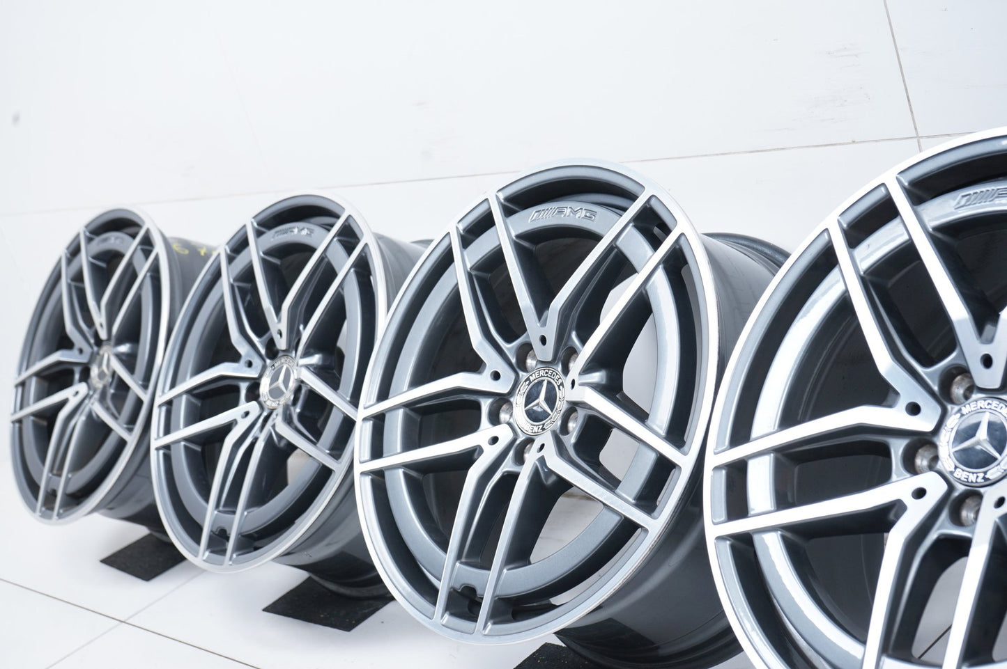 Оригинални Mercedes E43 E53 AMG Klasse W213 AMG 19 Zoll Мерцедес Е43 Е53 AMG Класа W213 Алуминиеви джанти 19 цола A2134016700 A2134016800