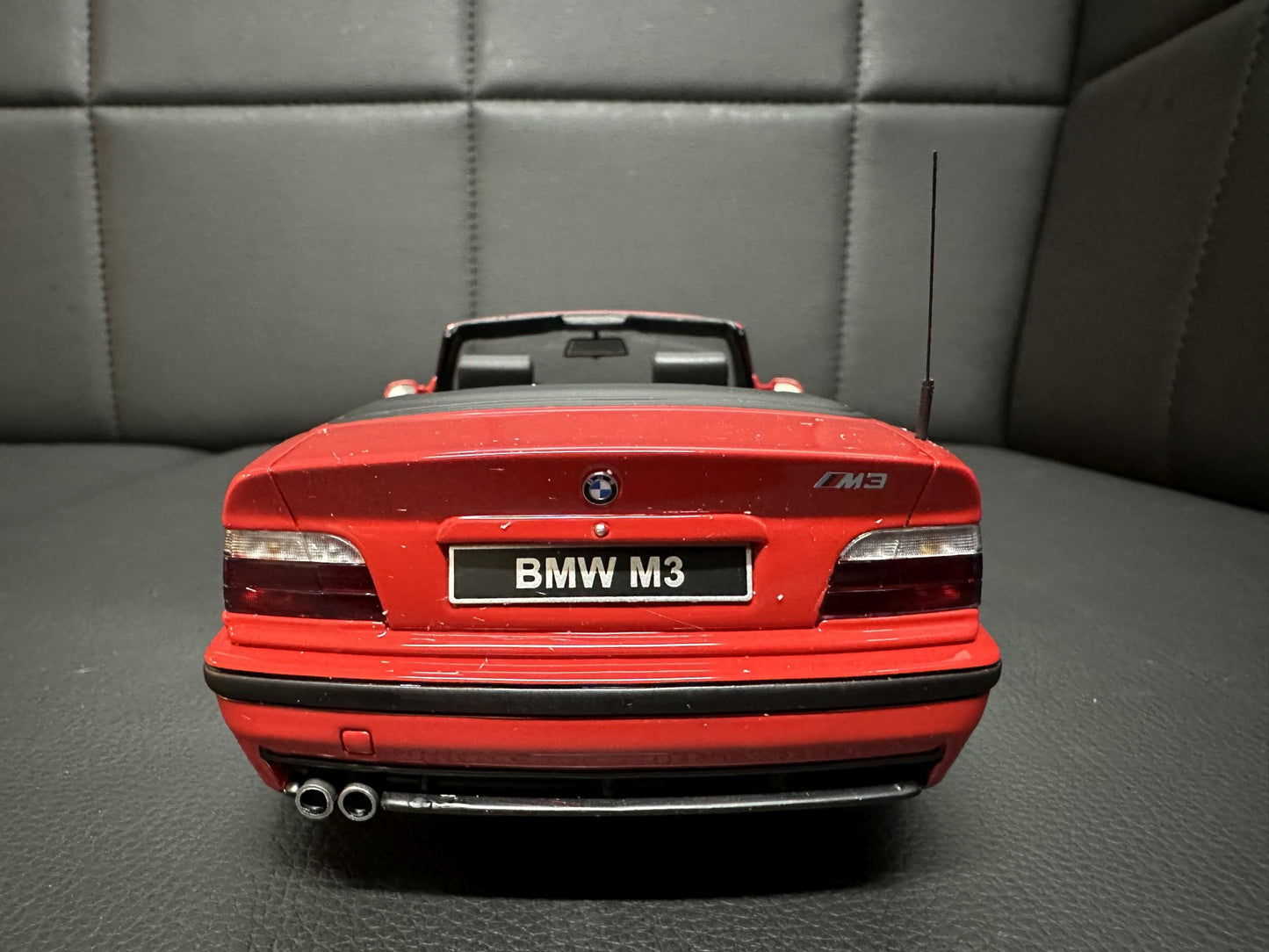 Bmw M3 E36 Cabrio red Limitiert 175/2500 1:18 OTTO OT1048 Бмв M3 Е36 червен Кабрио Лимитирана