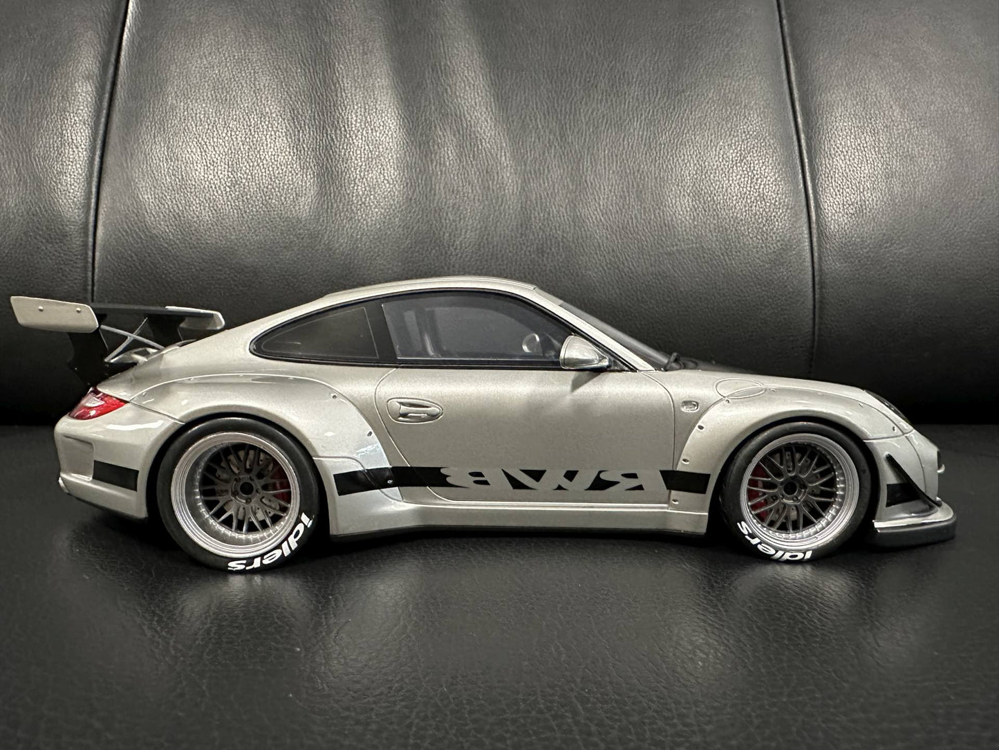 Porsche 911 997 RWB Abu Dhabi grey Limitiert 823/1200 1:18 GT Spirit GT483 Порше 997 сив Лимитирана