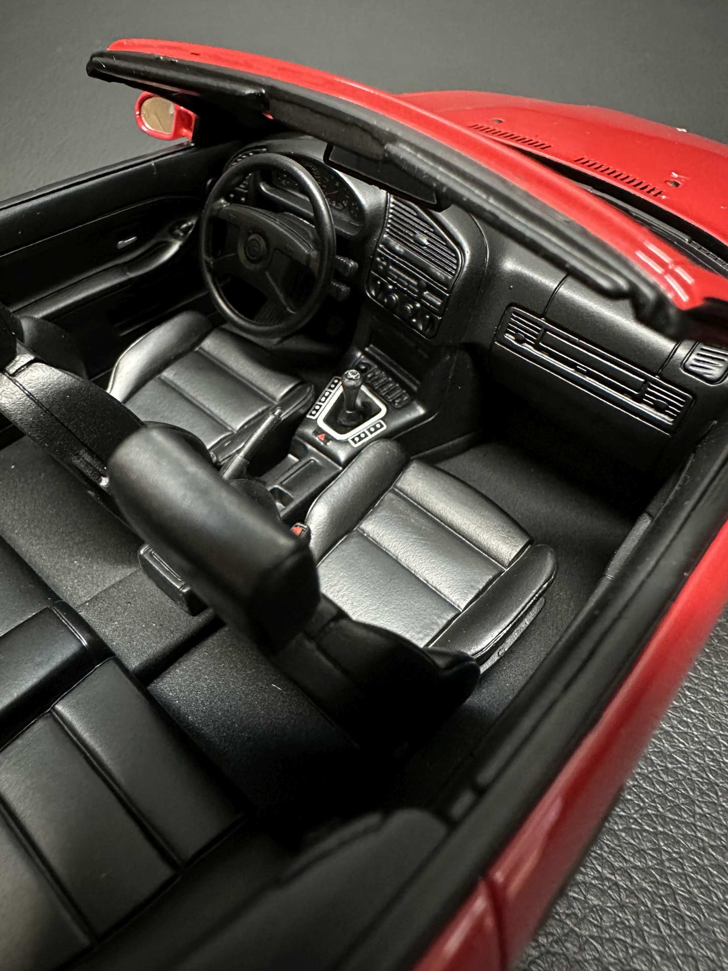 Bmw M3 E36 Cabrio red Limitiert 175/2500 1:18 OTTO OT1048 Бмв M3 Е36 червен Кабрио Лимитирана