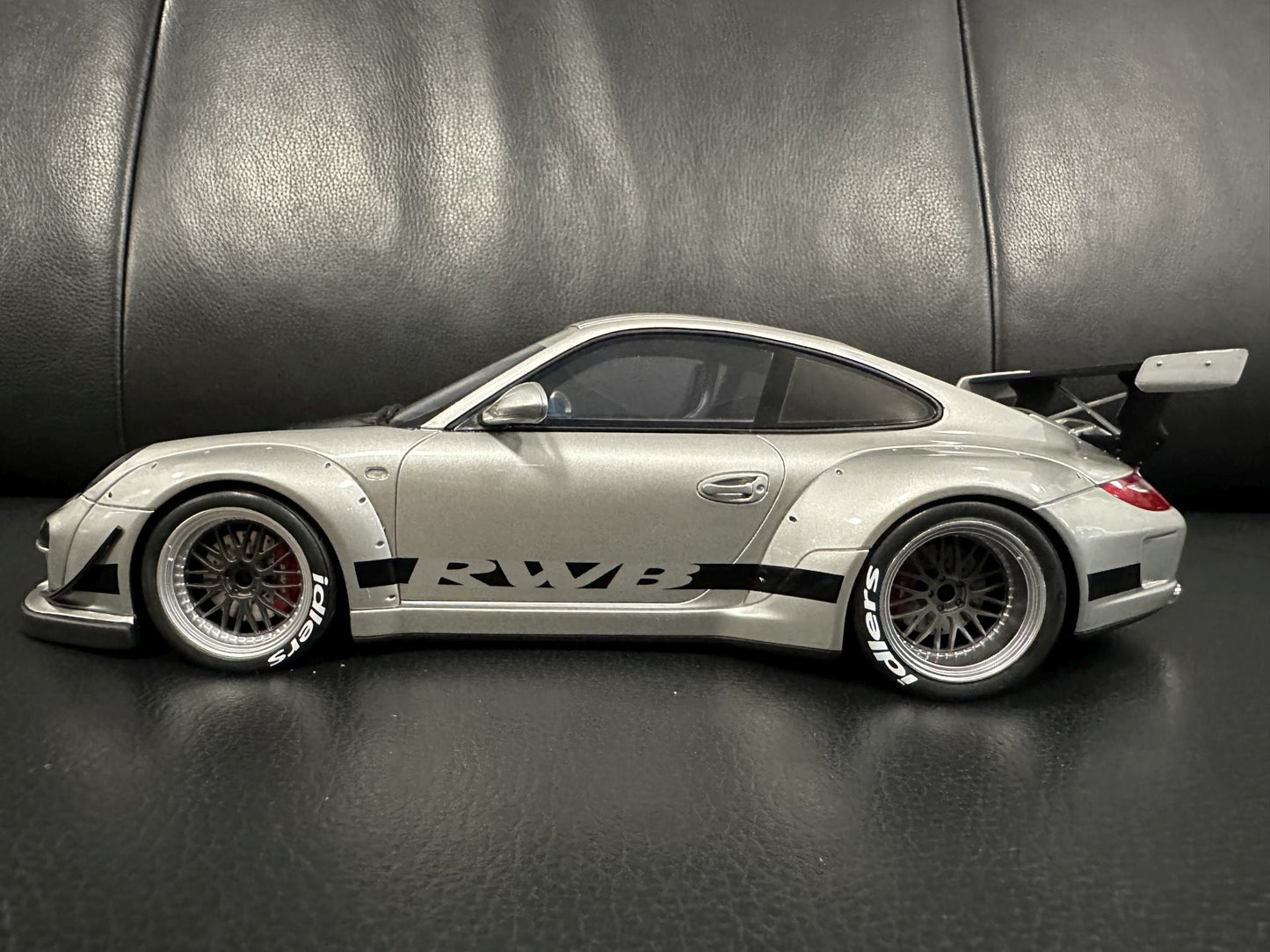 Porsche 911 997 RWB Abu Dhabi grey Limitiert 823/1200 1:18 GT Spirit GT483 Порше 997 сив Лимитирана