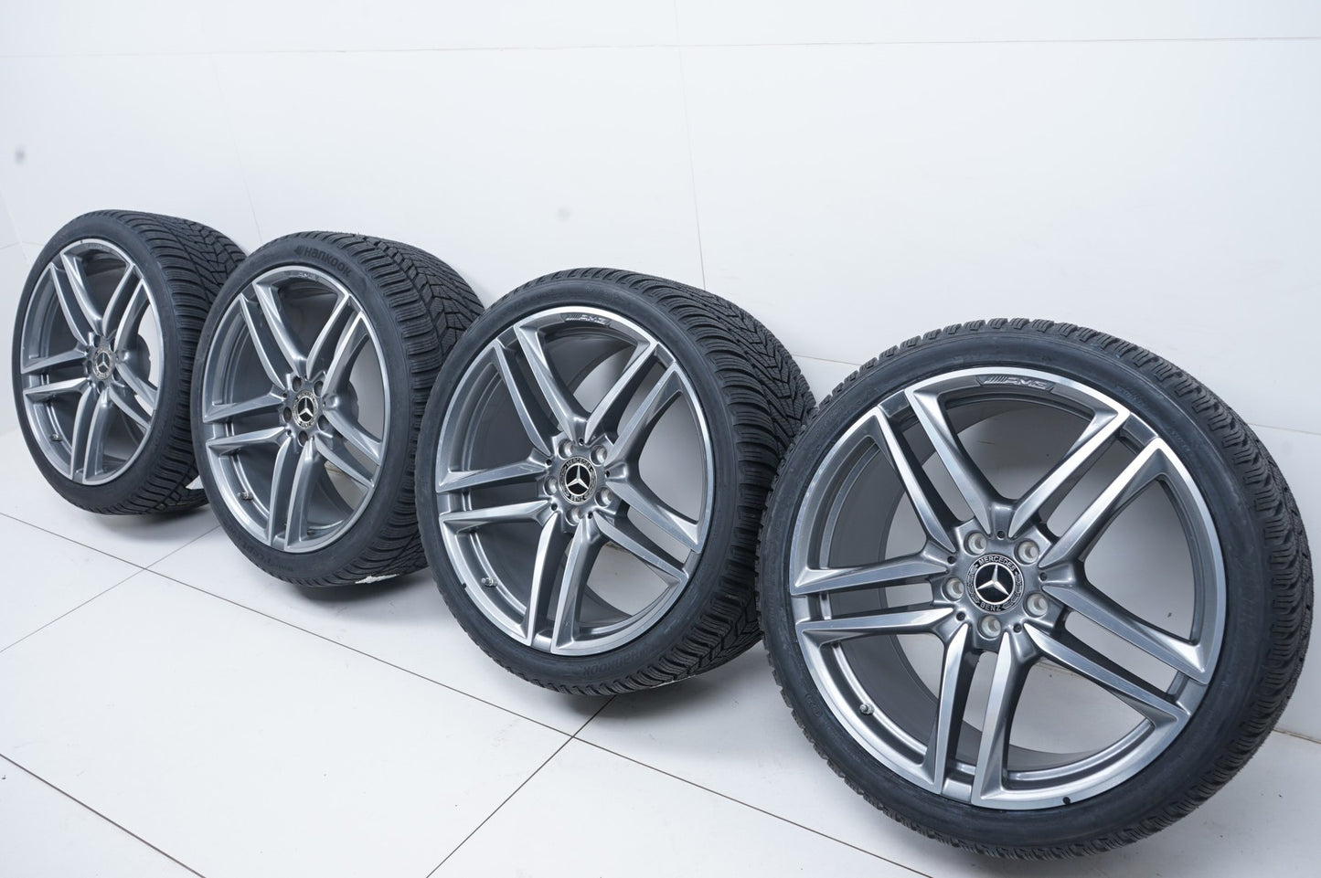 Нови Оригинал Mercedes E63 AMG W213 20 Zoll Мерцедес E63 AMG W213 20 цола зимен комплект зимни гуми