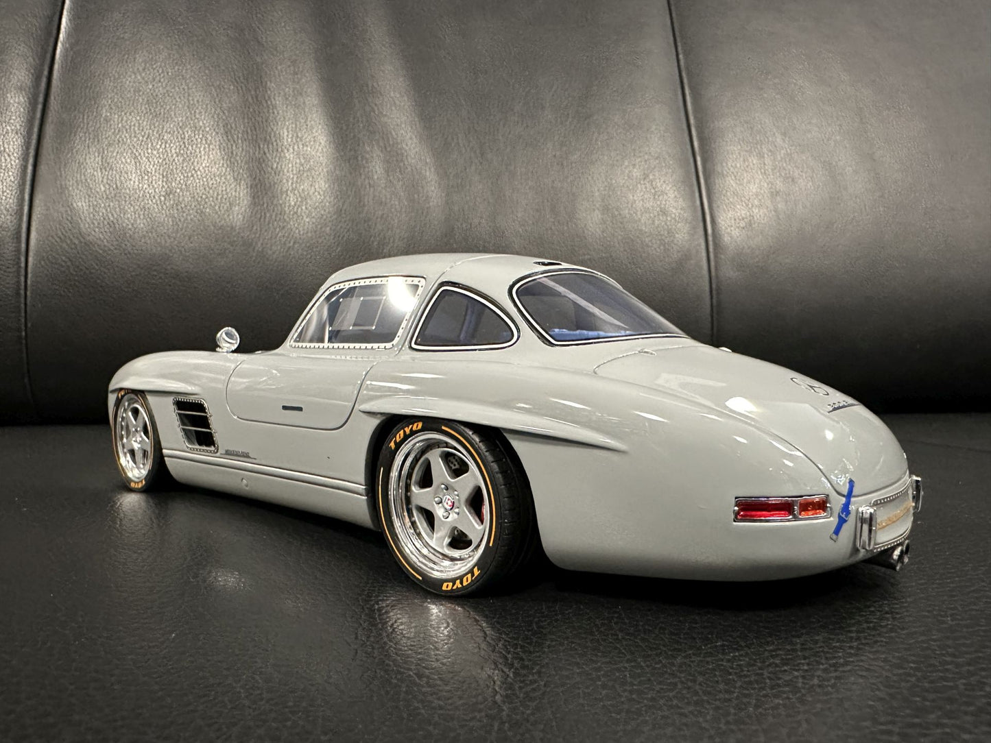Mercedes Benz 300SL S-Klub Gullwing grey Limitiert 999pcs 1:18 GT Spirit GT418 Мерцедес Бенц 300СЛ сив Лимитирана